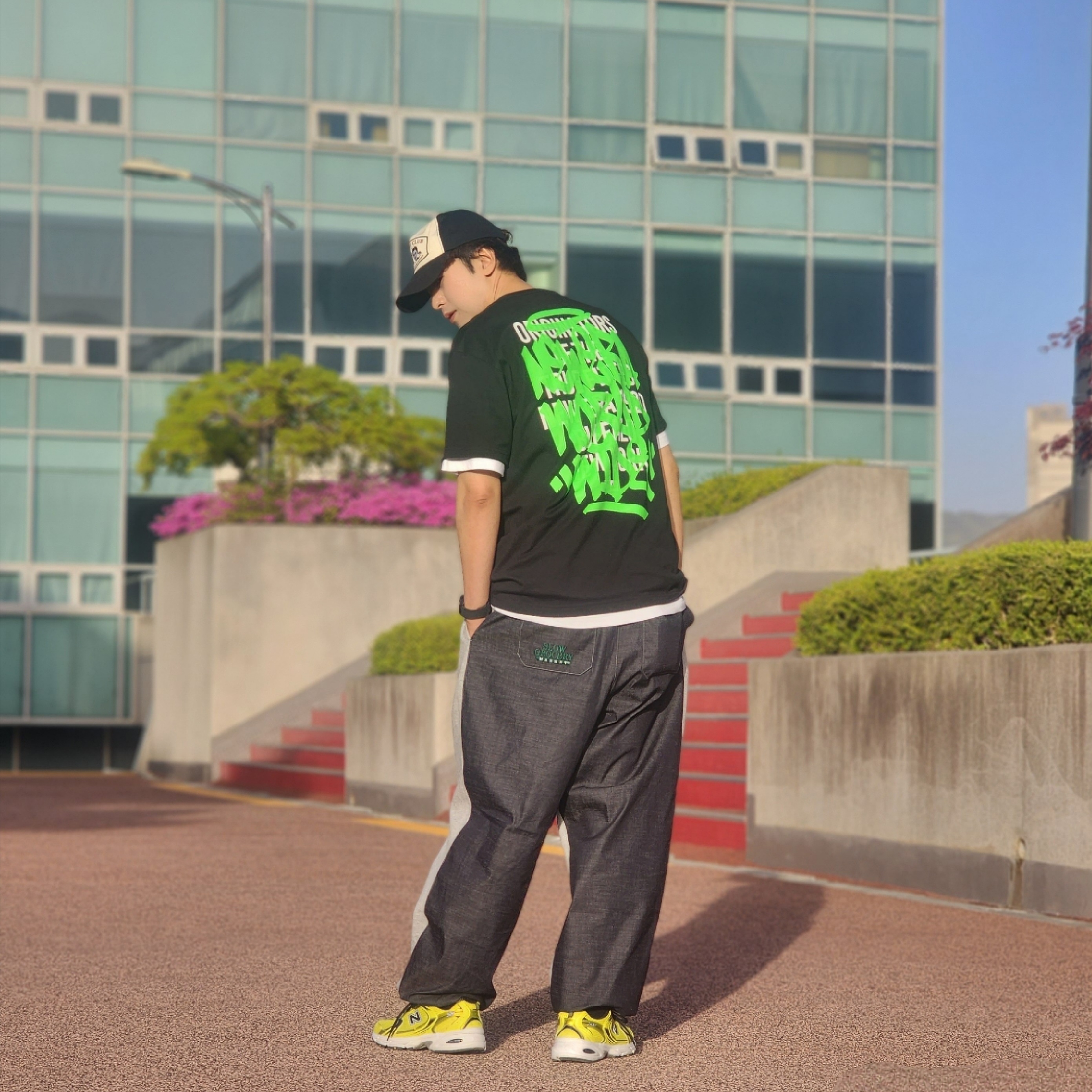 New Balance 530 Yellow 착용 스타일 - 4