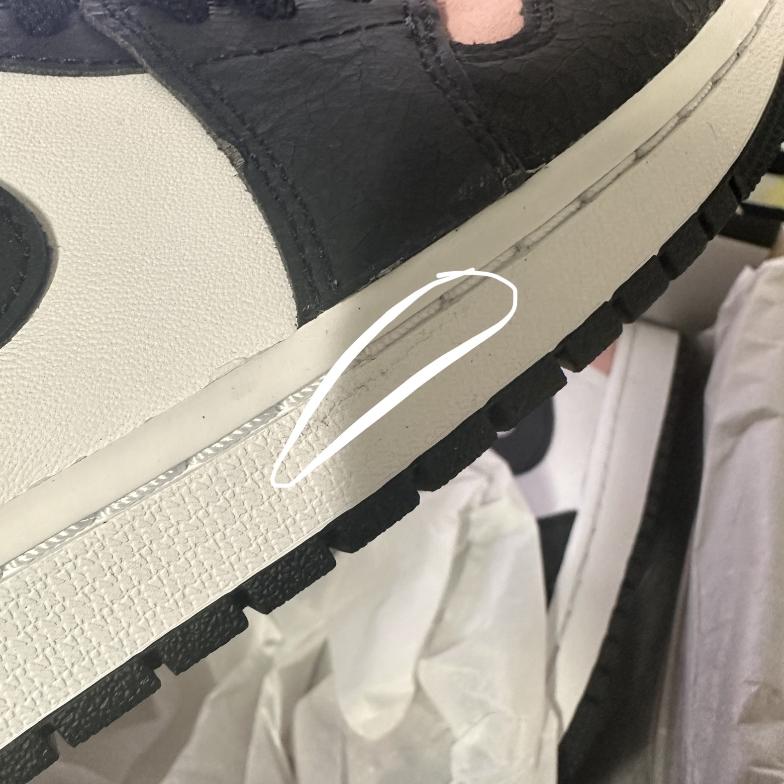 Jordan 1 Retro Low OG Bleached Coral 착용 스타일 - 1