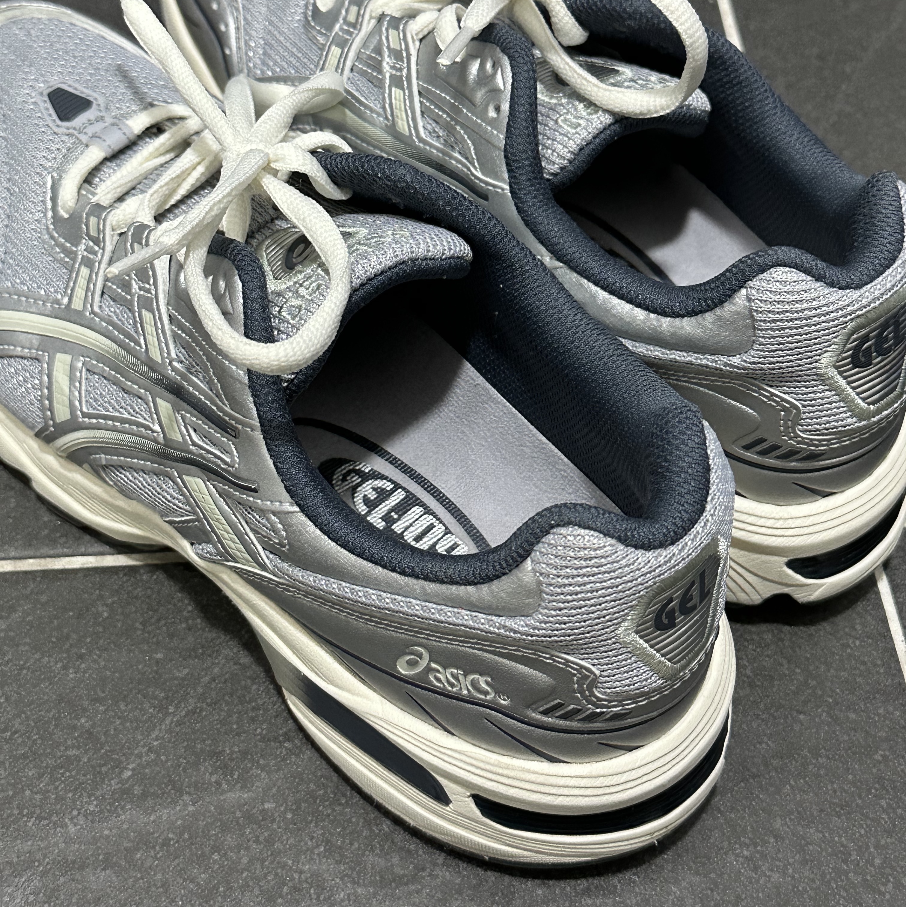 Asics Gel-1090 Piedmont Grey 착용 스타일