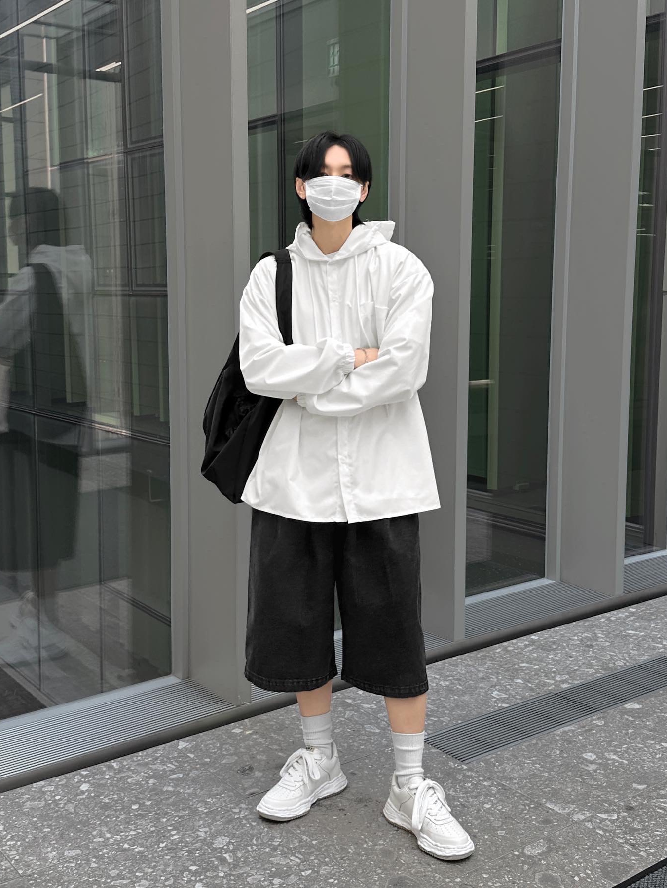 Maison Mihara Yasuhiro Wayne OG Sole Leather Low-top Sneakers White 착용 스타일 - 5