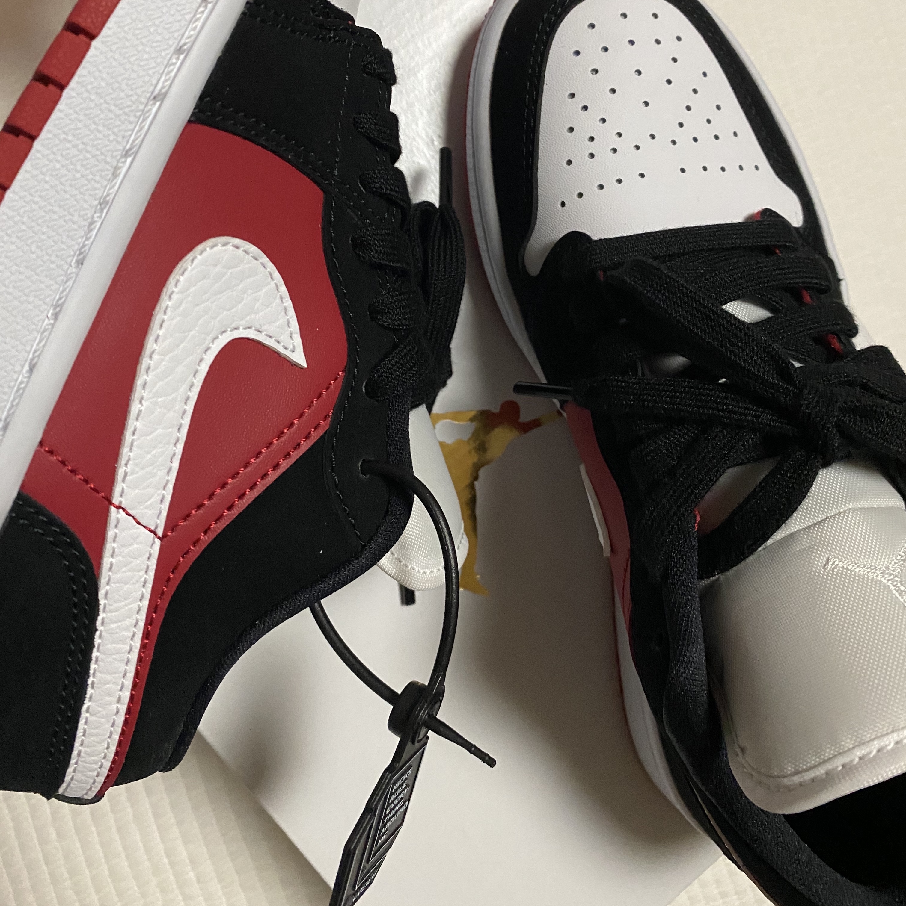 (W) Jordan 1 Low Gym Red Black White 착용 스타일