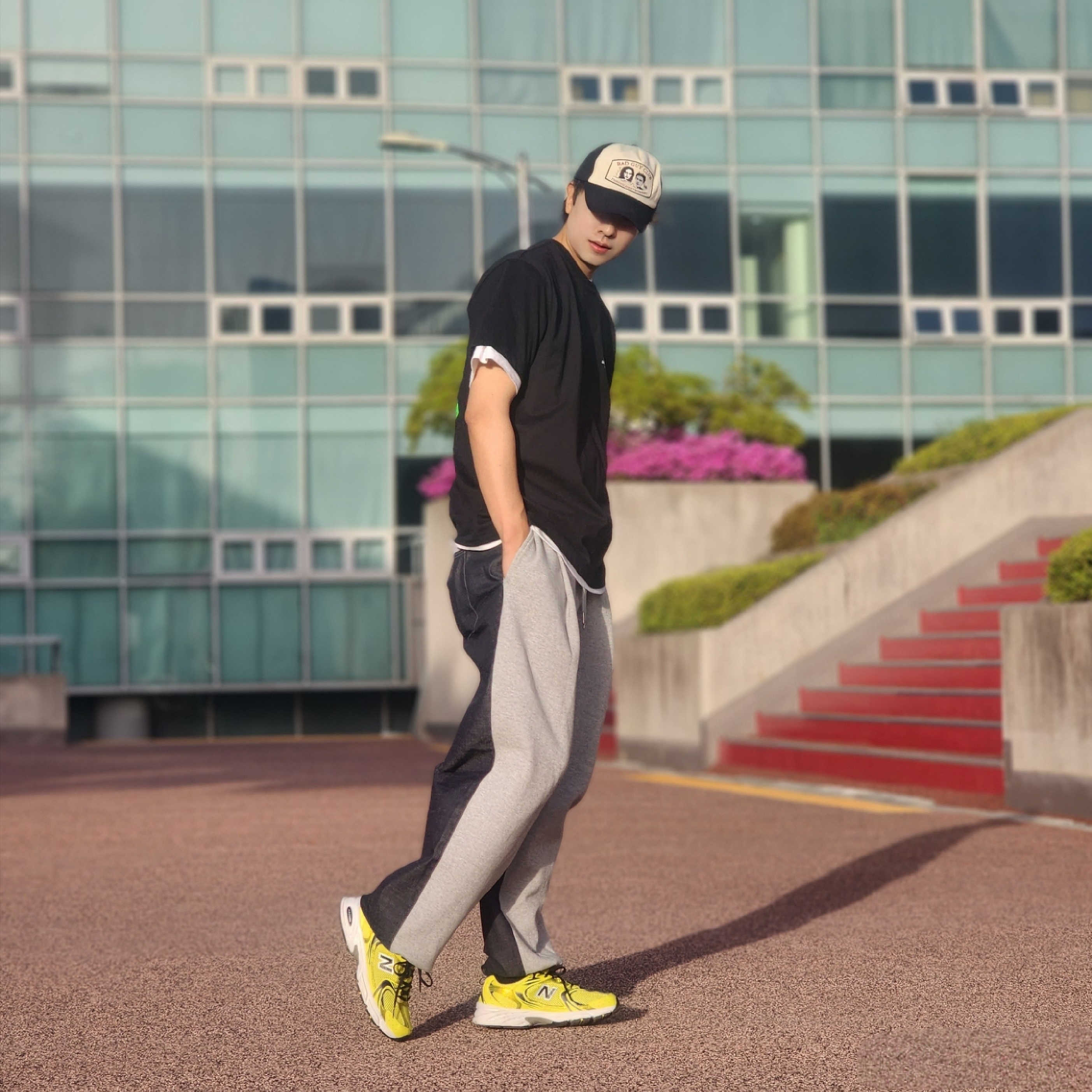 New Balance 530 Yellow 착용 스타일 - 2