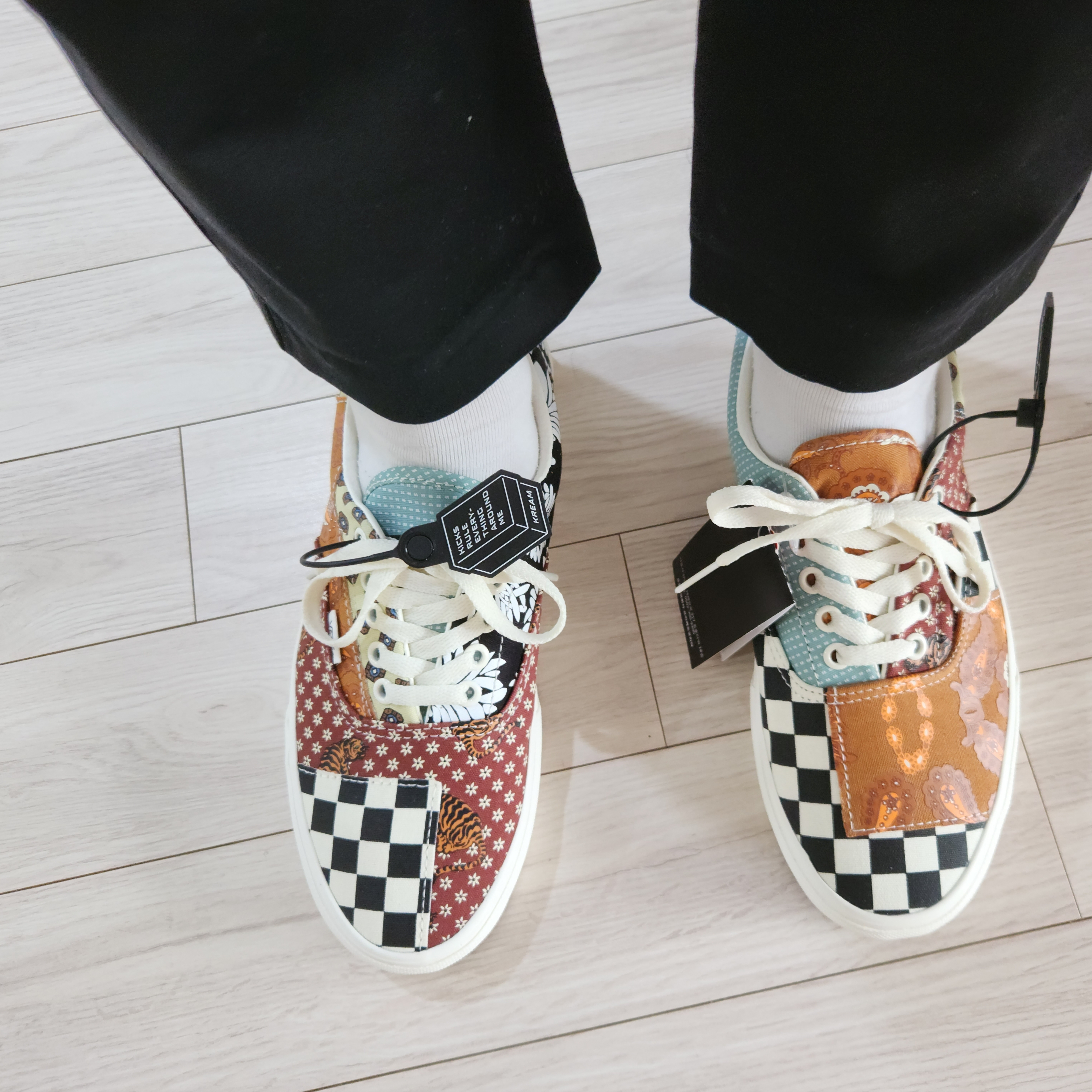 Vans Era Tiger Patchwork 착용 스타일