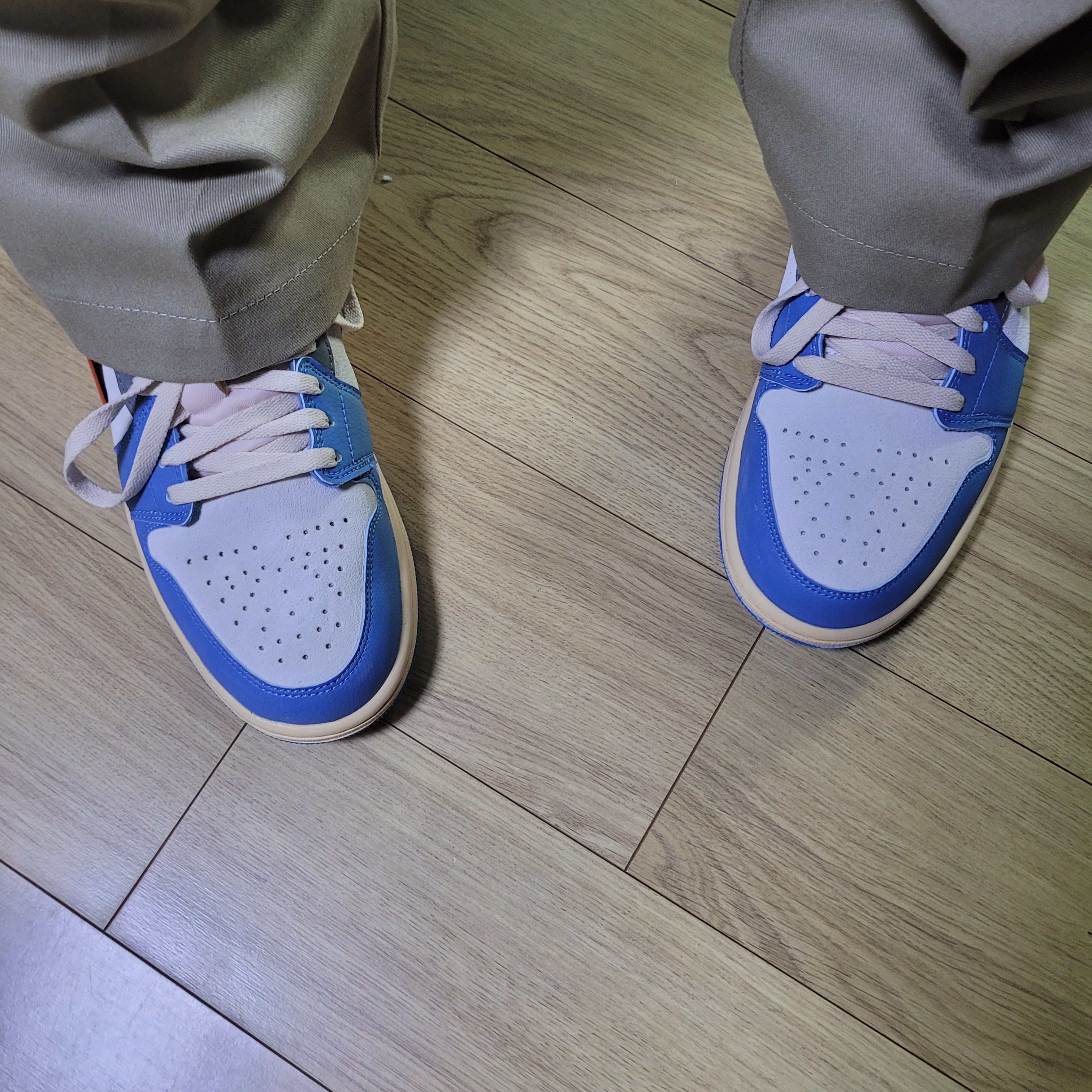 Jordan 1 Low SE Tokyo 96 착용 스타일 - 2