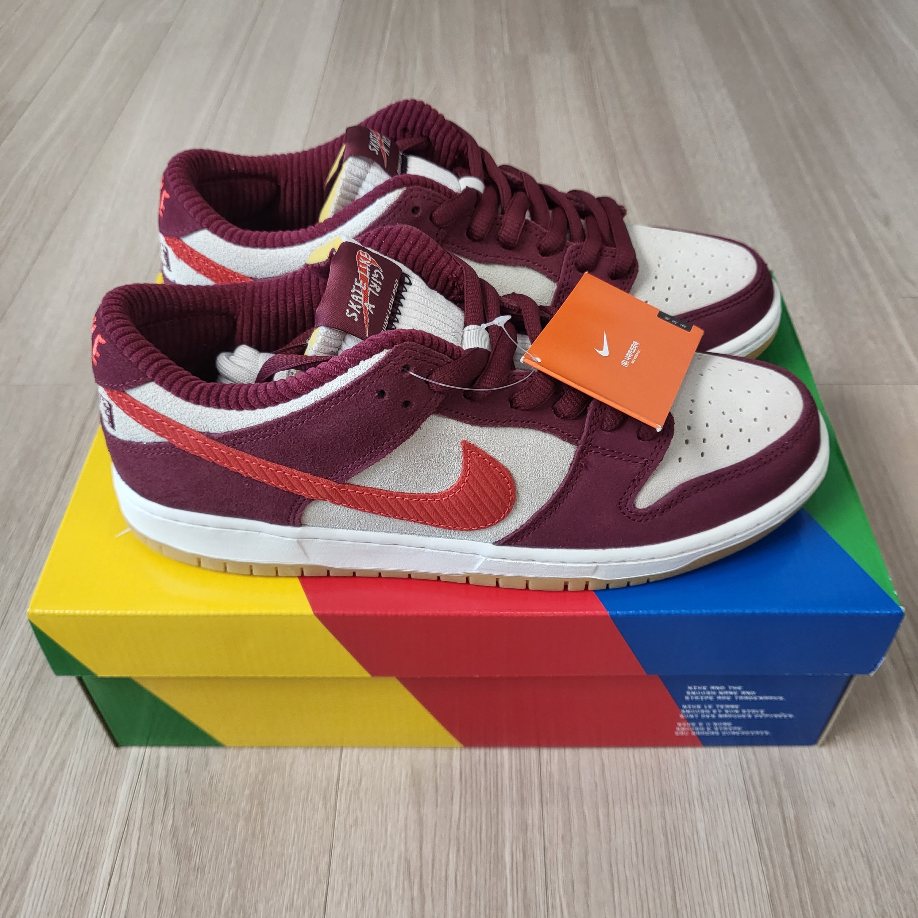 Nike x Skate Like a Girl SB Dunk Low QS Barely Rose 착용 스타일
