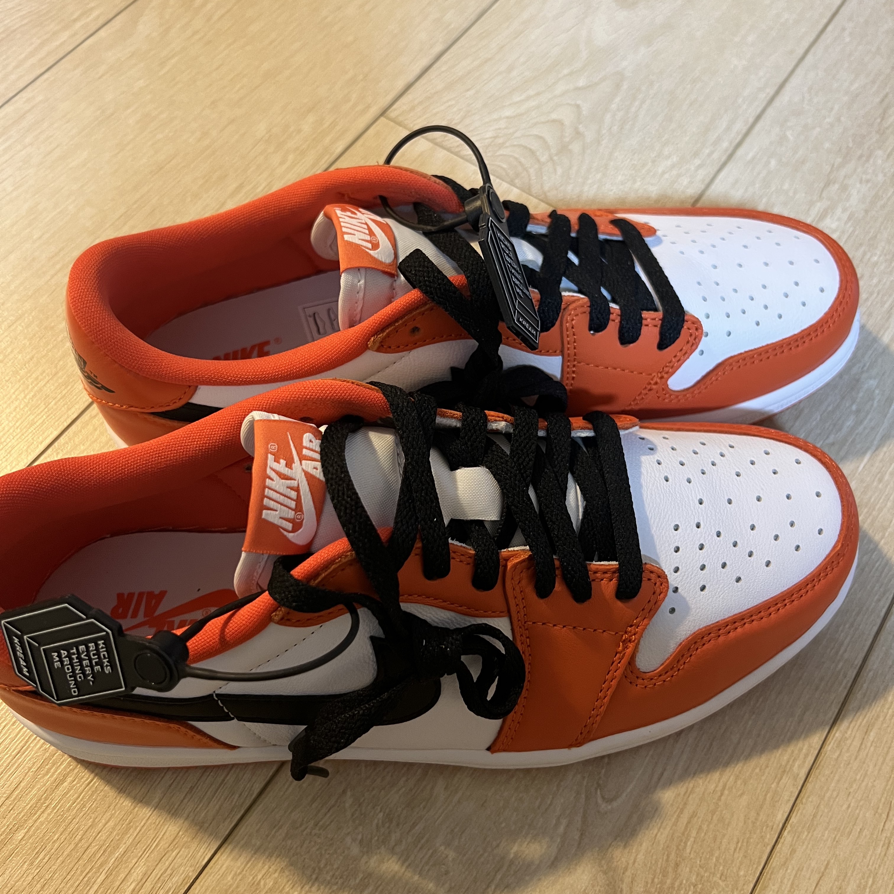 Jordan 1 Low OG Starfish 착용 스타일