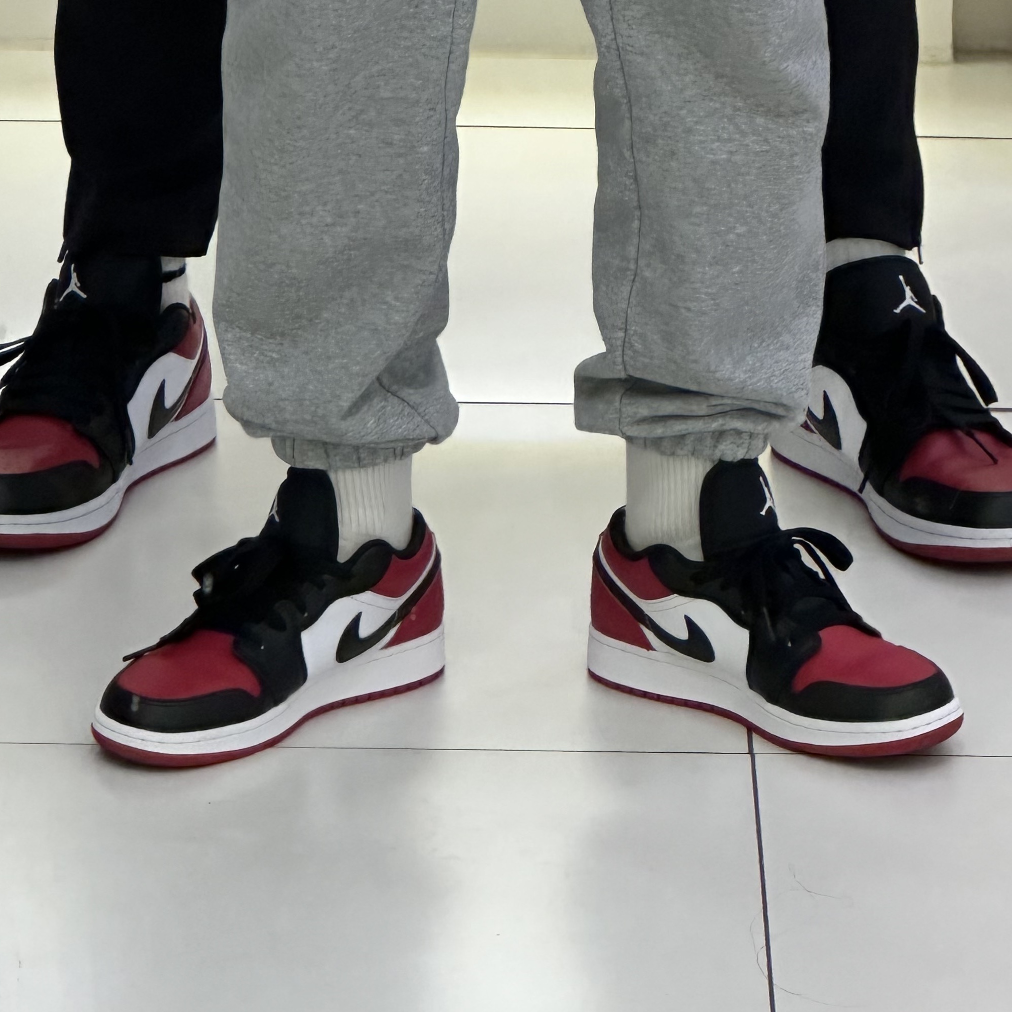 Jordan 1 Low Bred Toe, (GS) Jordan 1 Low Bred Toe 착용 스타일
