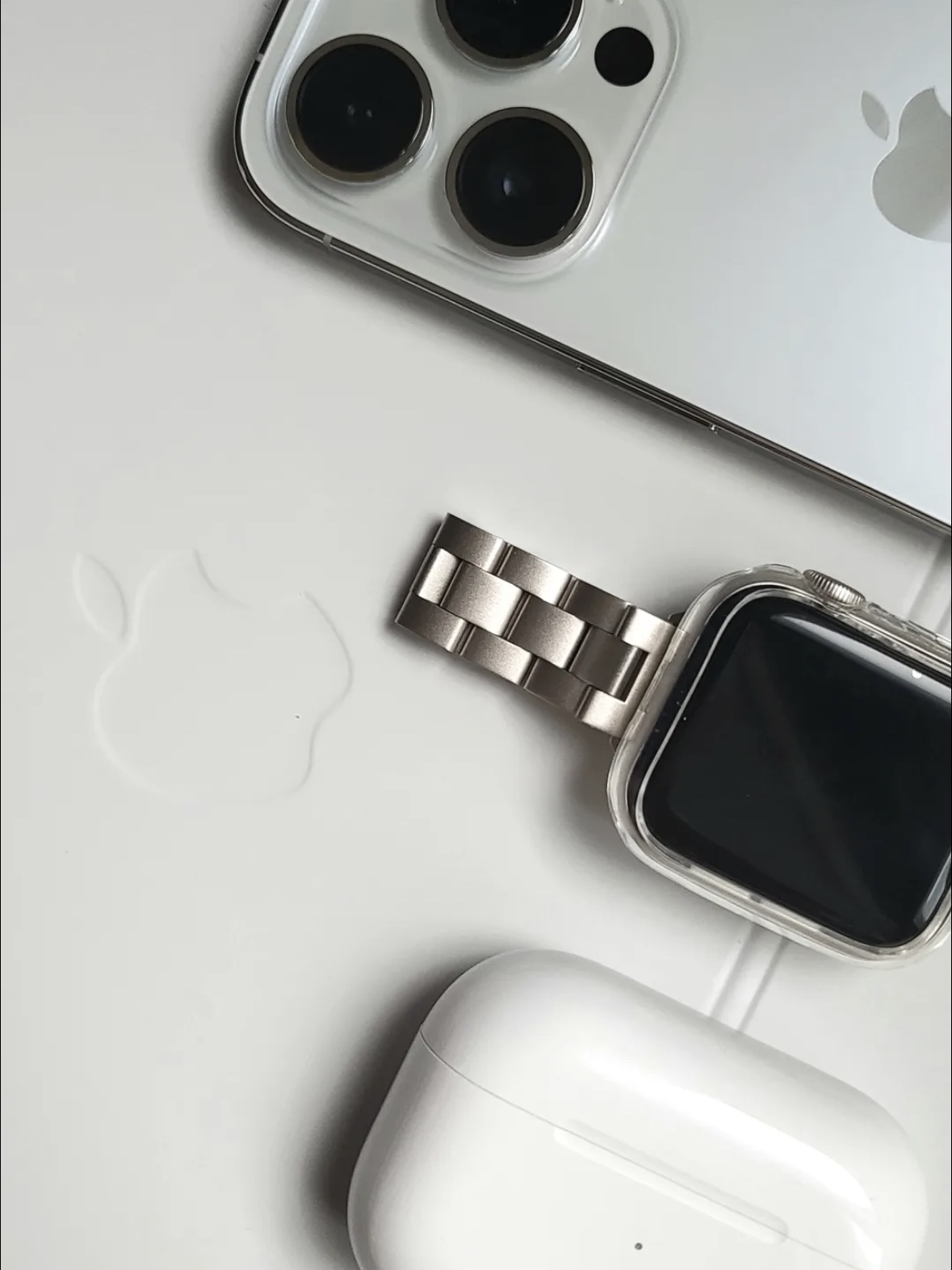 Apple iPhone 14 Pro 256GB Silver (Korean Ver.), Apple AirPods Pro 2nd Gen (Korean Ver.) 착용 스타일