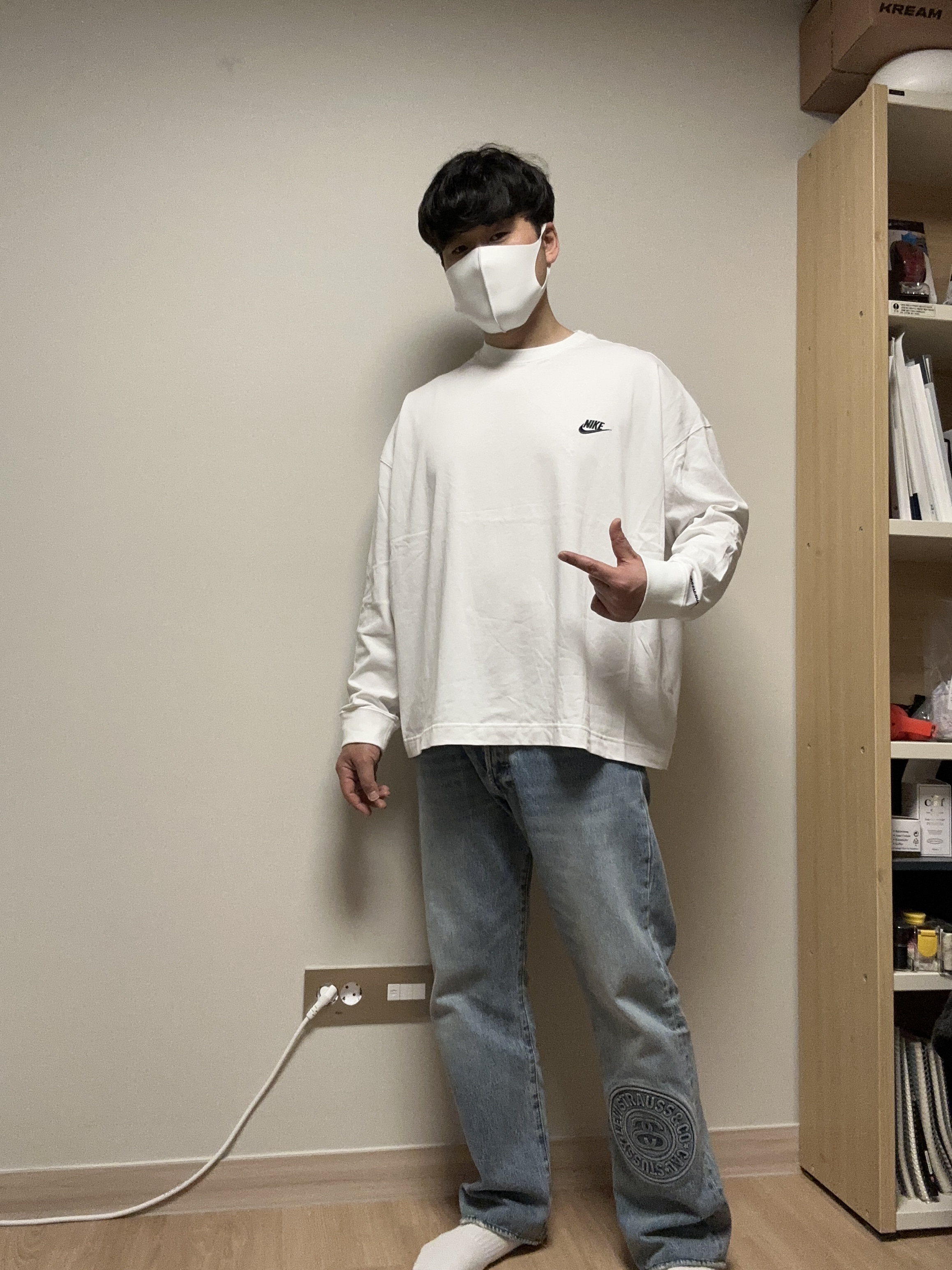 Nike x Peaceminusone LS T-Shirt White (DR0098-100), Stussy x Levi's Embossed 501 Jean Indigo 착용 스타일 - 1