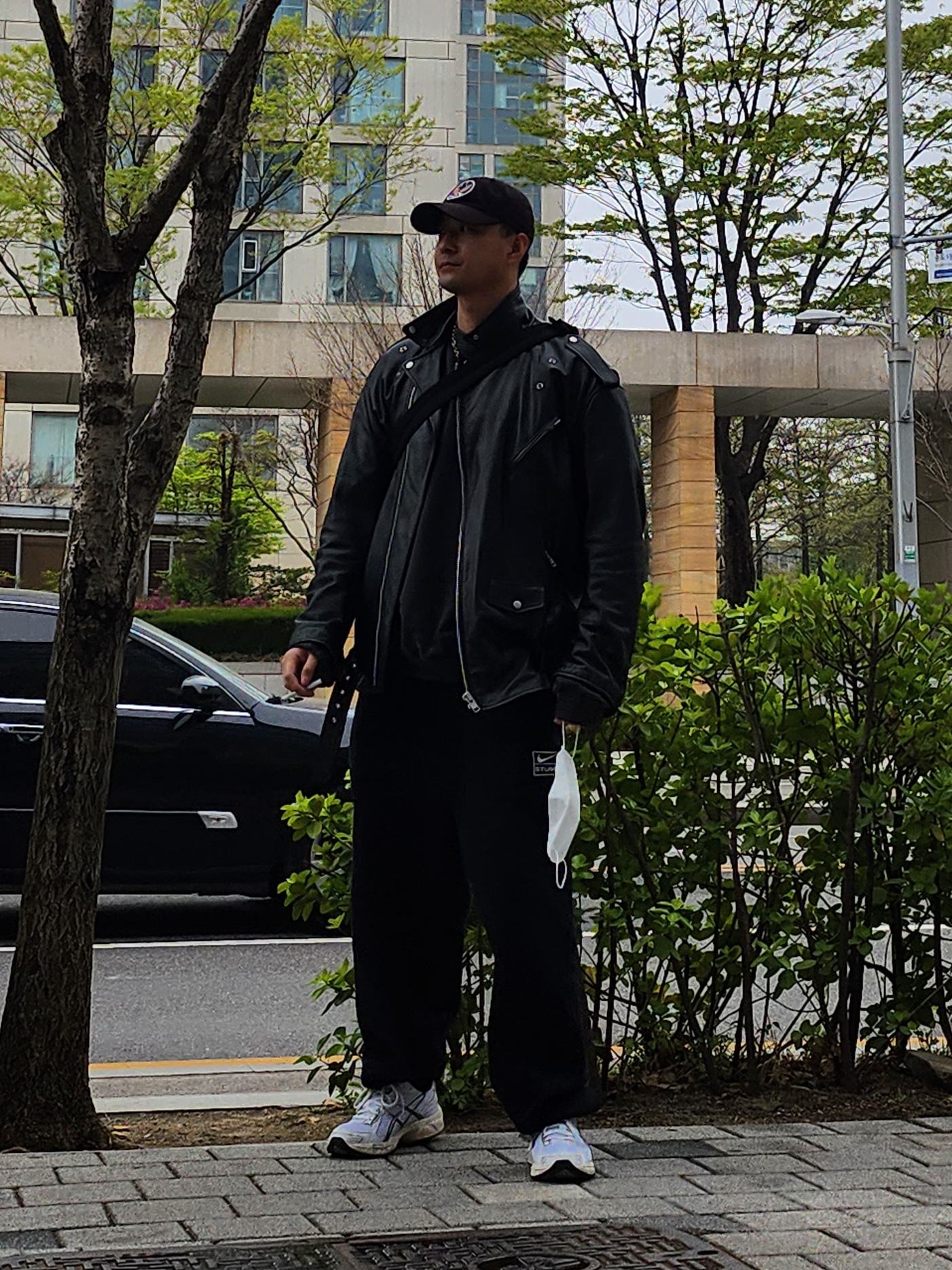 (W) Asics Gel-1130 White Midnight, Nike x Stussy NRG Washed Fleece Pants Black (DO5296-010) 착용 스타일 - 3