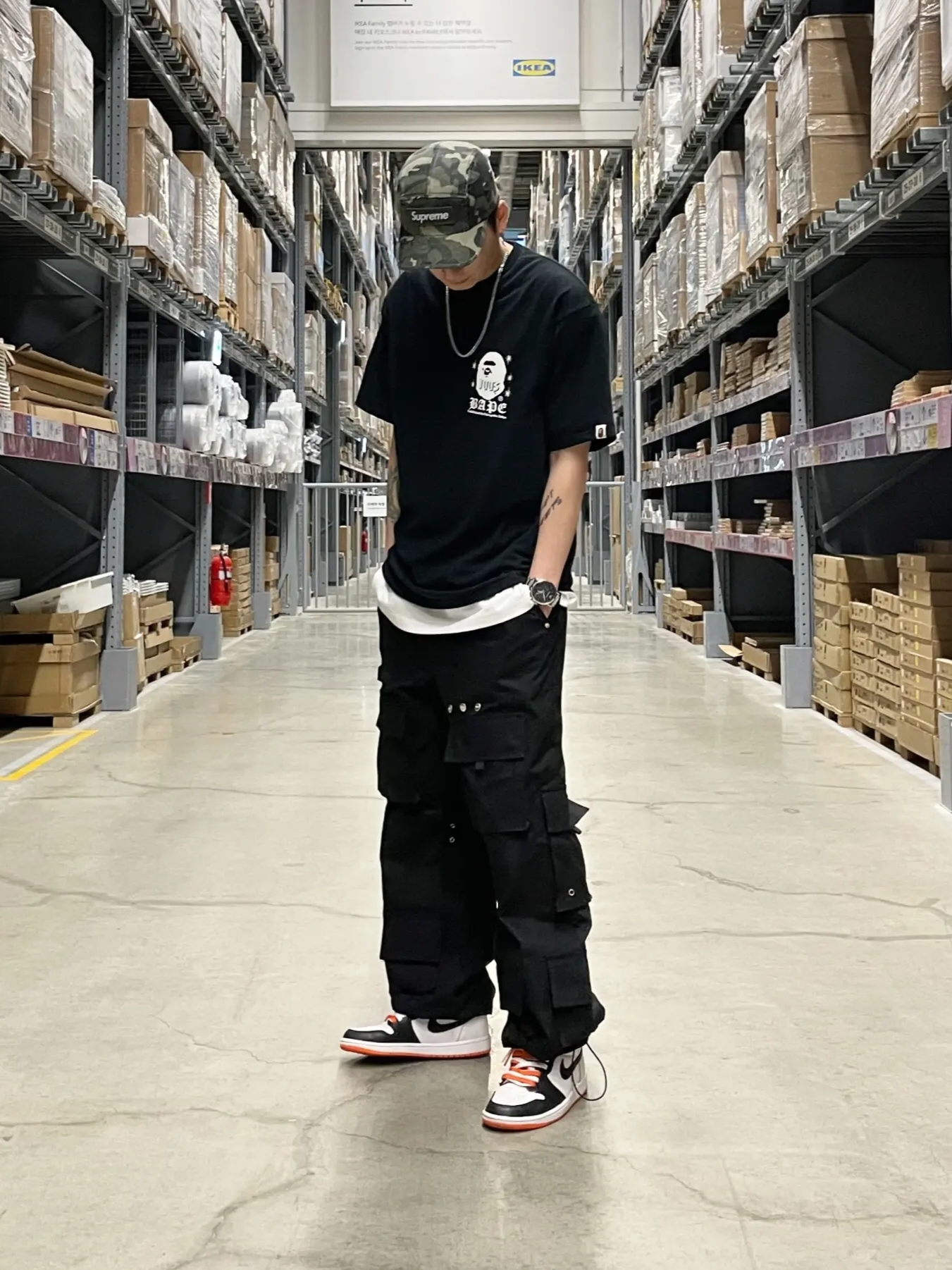 Supreme Military Camp Cap Olive Camo - 23SS, Jordan 1 Retro High OG Electro Orange 착용 스타일 - 1