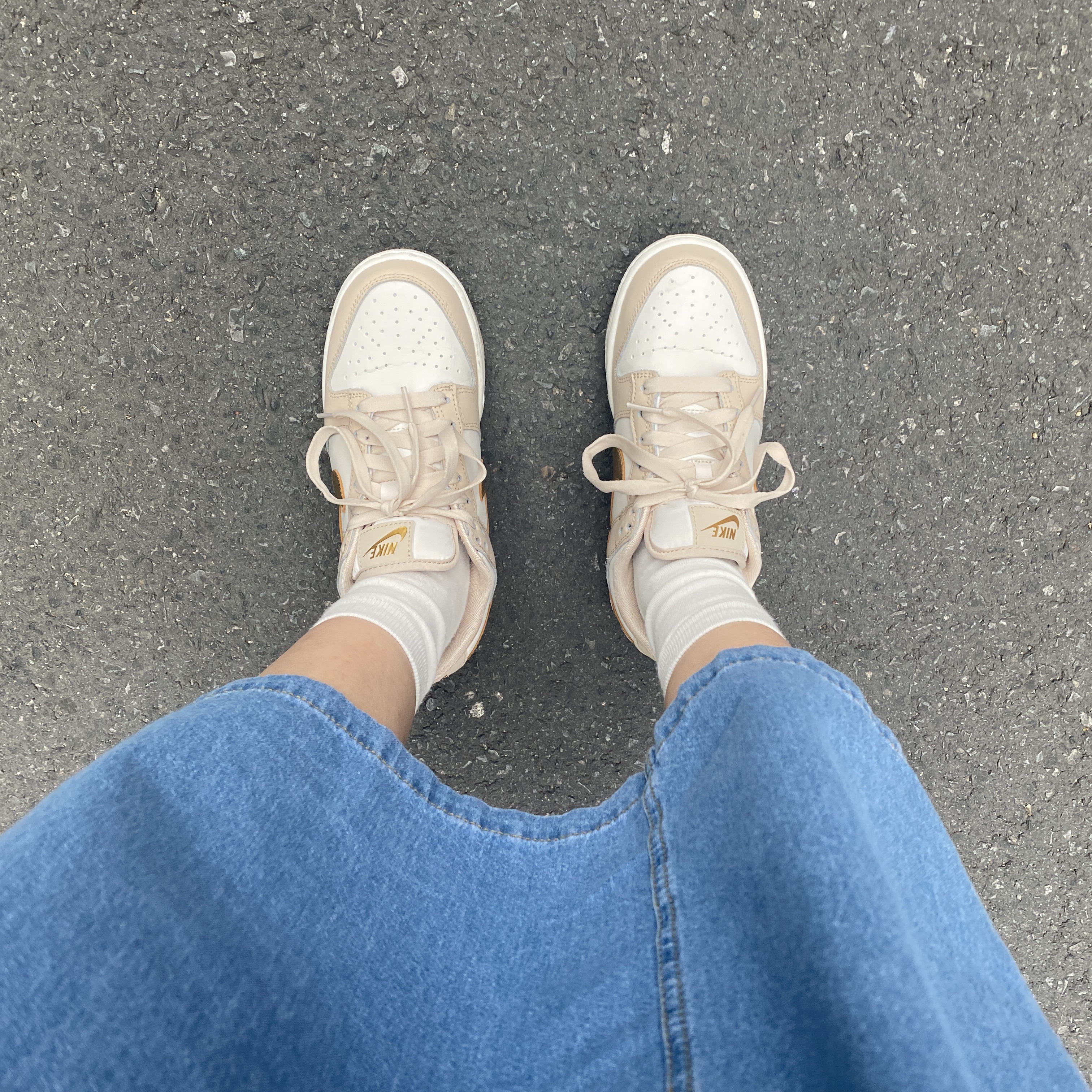 (W) Nike Dunk Low Sanddrift Metallic Gold 착용 스타일