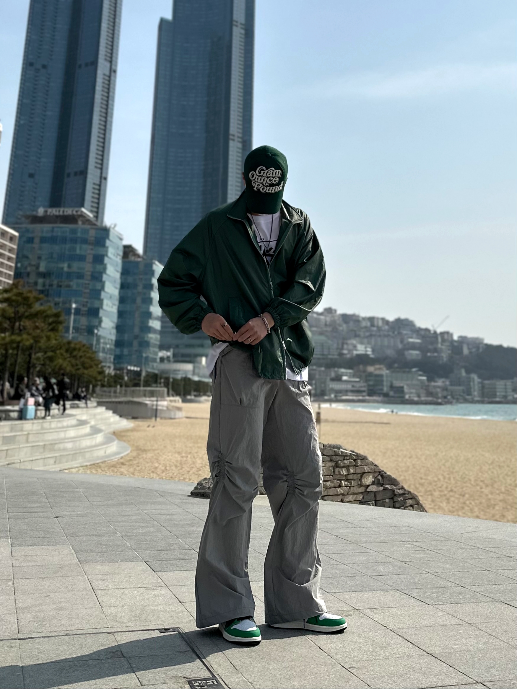 (W) Jordan 1 Retro High OG Lucky Green 착용 스타일 - 2