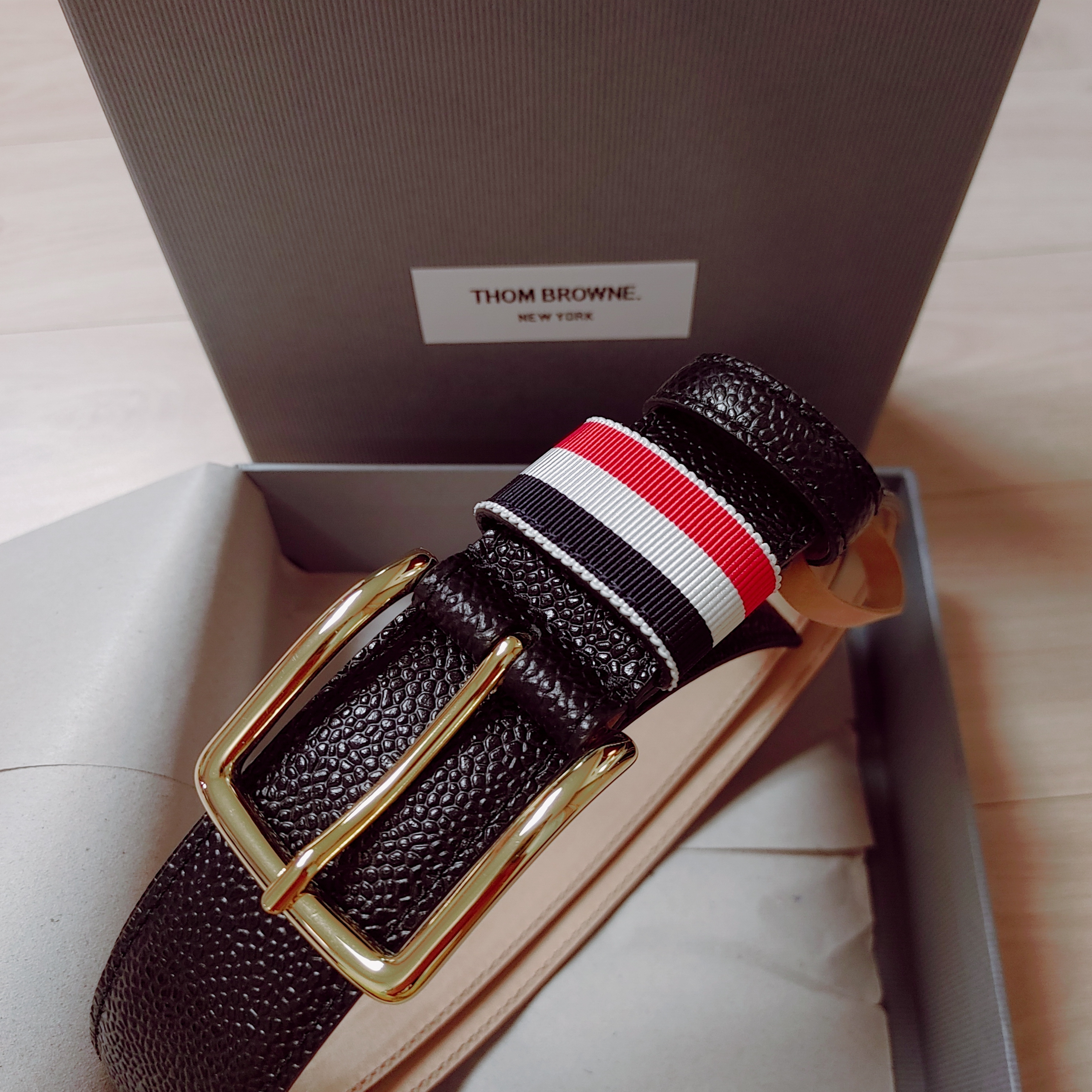 Thom Browne Calfskin Pebbled Leather Belt Black 착용 스타일 - 1