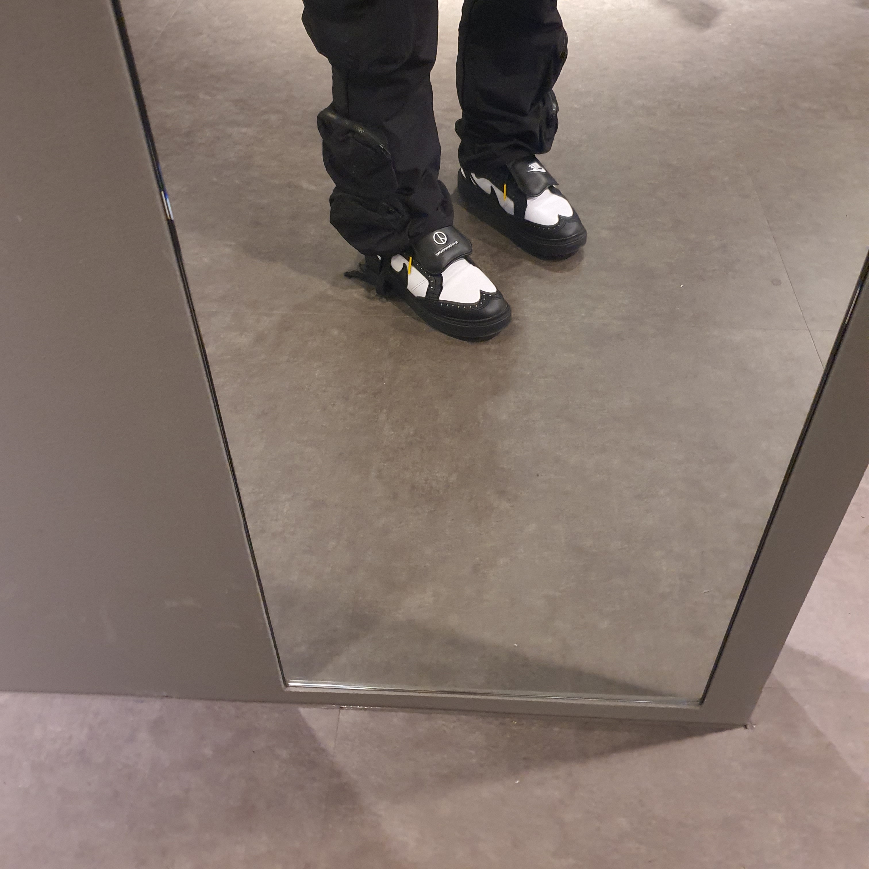 Nike x Peaceminusone Kwondo1 Black and White 착용 스타일 - 2
