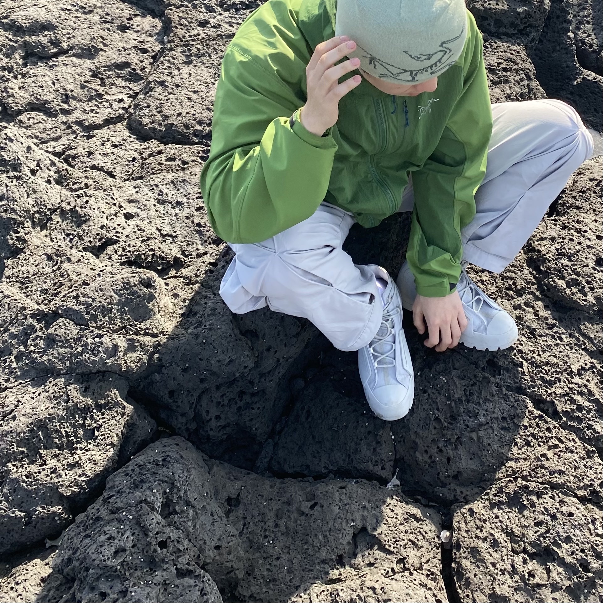 AOP Bar Tack Curve Pants Grey, Converse x A-Cold-Wall Chuck Taylor All Star Lugged High Grey Violet 착용 스타일 - 2
