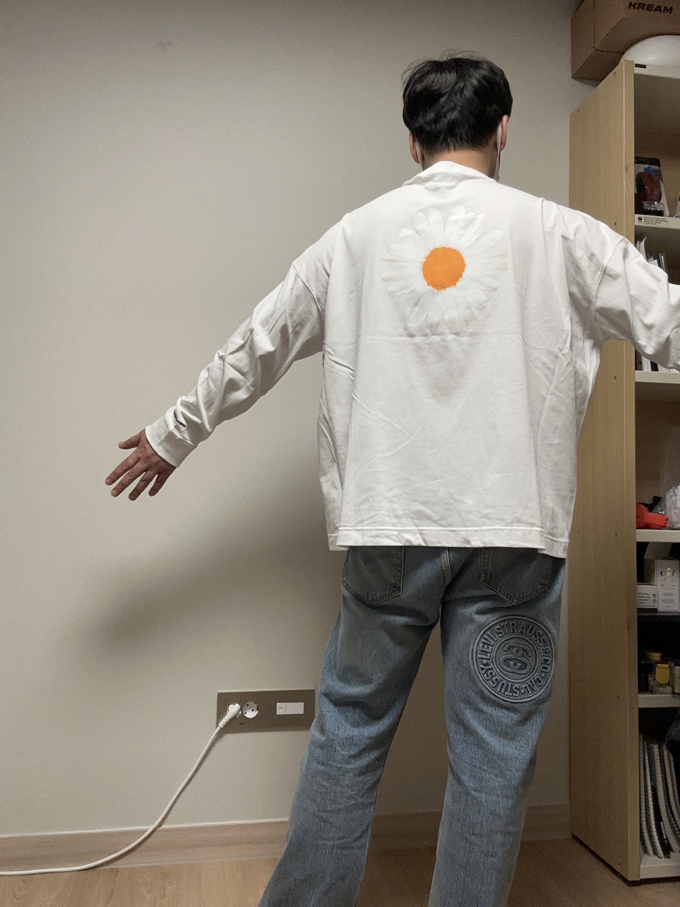 Nike x Peaceminusone LS T-Shirt White (DR0098-100), Stussy x Levi's Embossed 501 Jean Indigo 착용 스타일 - 2