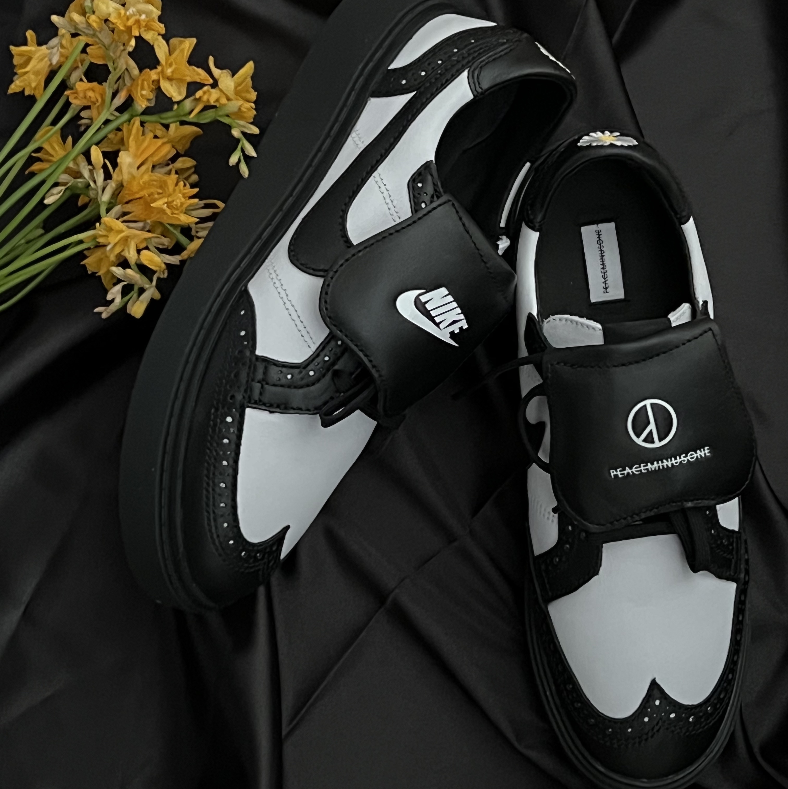 Nike x Peaceminusone Kwondo1 Black and White 착용 스타일 - 1