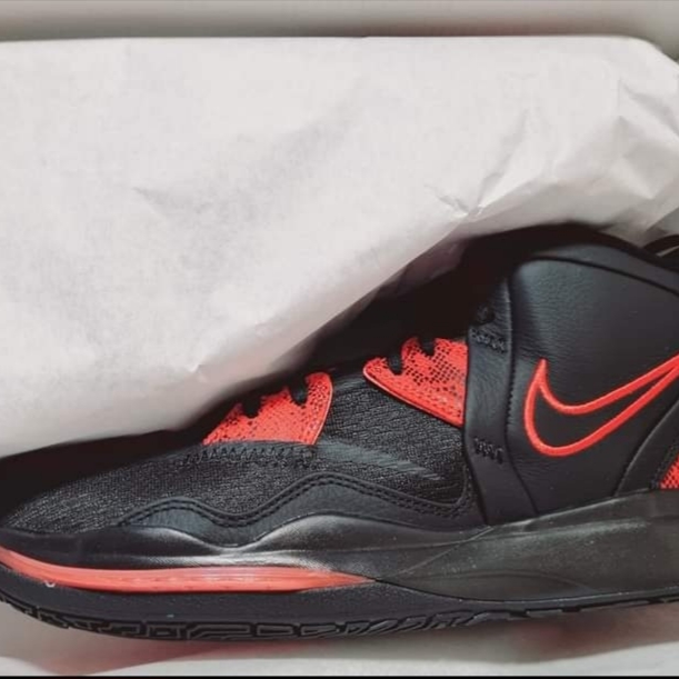 Nike Kyrie Infinity EP Black University Red 착용 스타일