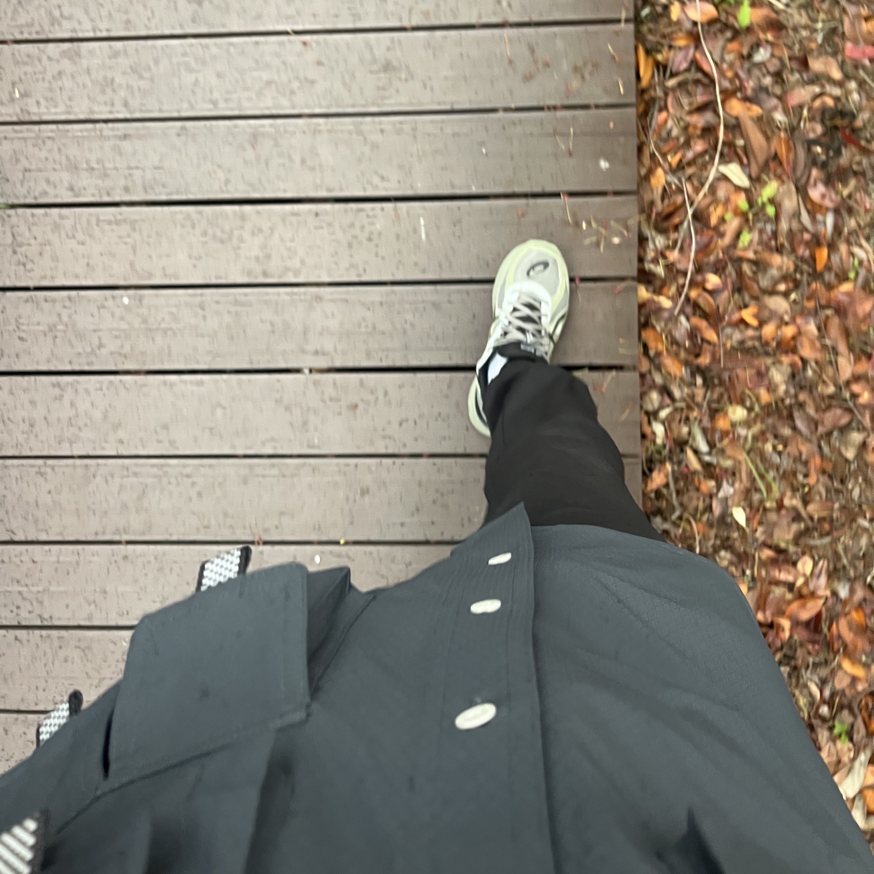 Asics Jog 100 S Sheet Rock - 2E Wide, Nike ACG Dri-Fit UV Devastation Trail Shirt Dark Smoke Grey - Asia 착용 스타일