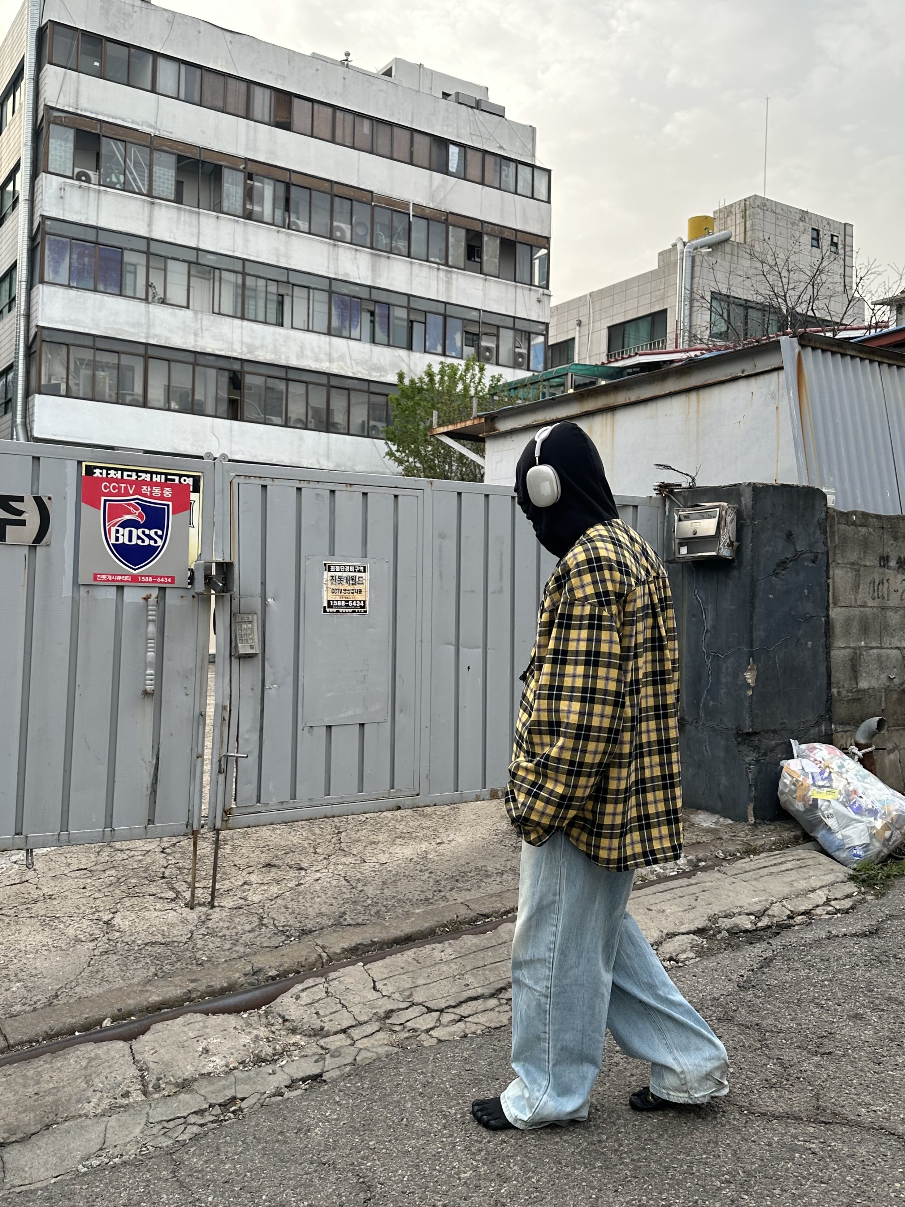 Apple AirPods Max Lightning Silver (Korean Ver.), Project G/R Reversible Hoodie Check Shirts Navy 착용 스타일 - 3