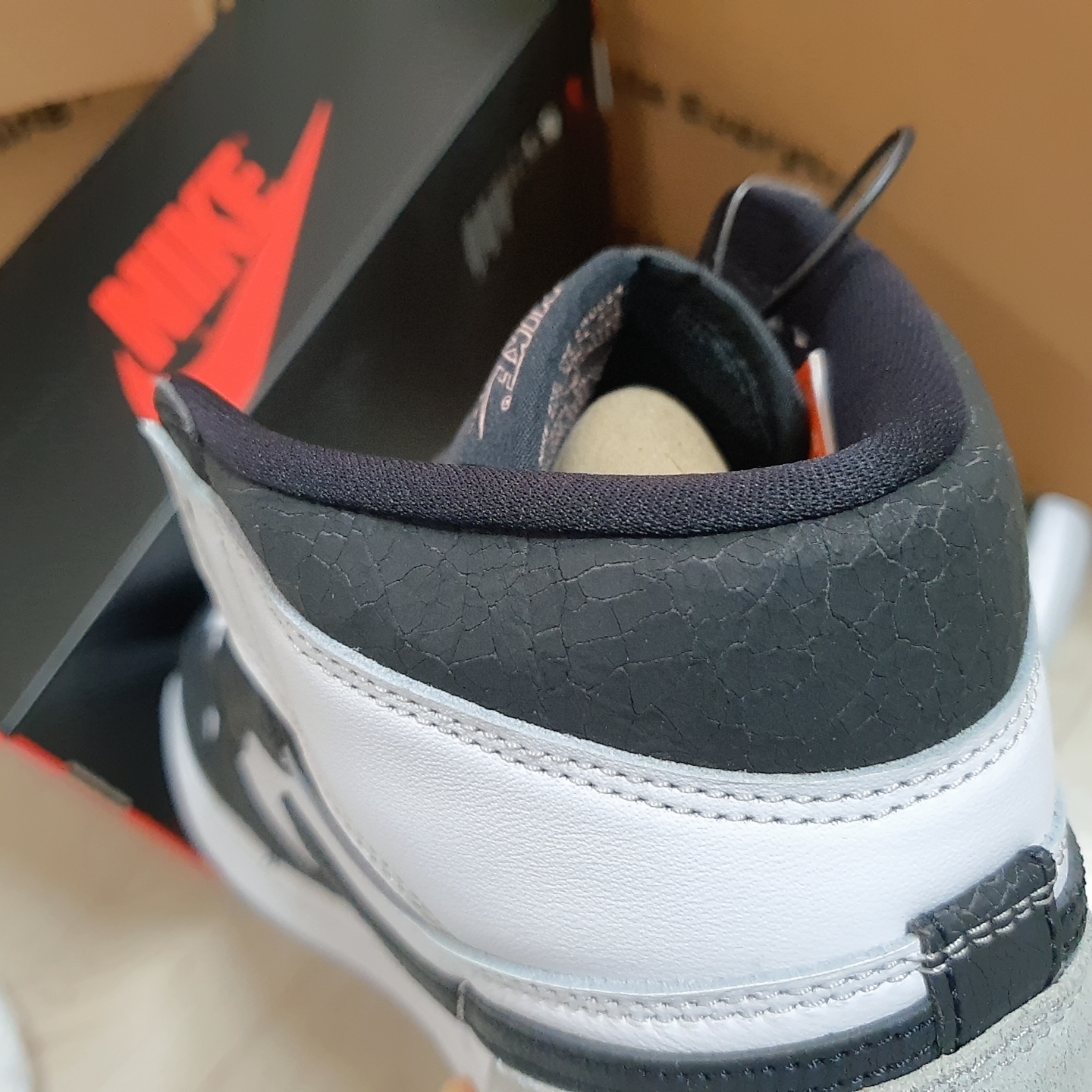 Jordan 1 Retro High OG Bleached Coral 착용 스타일 - 4