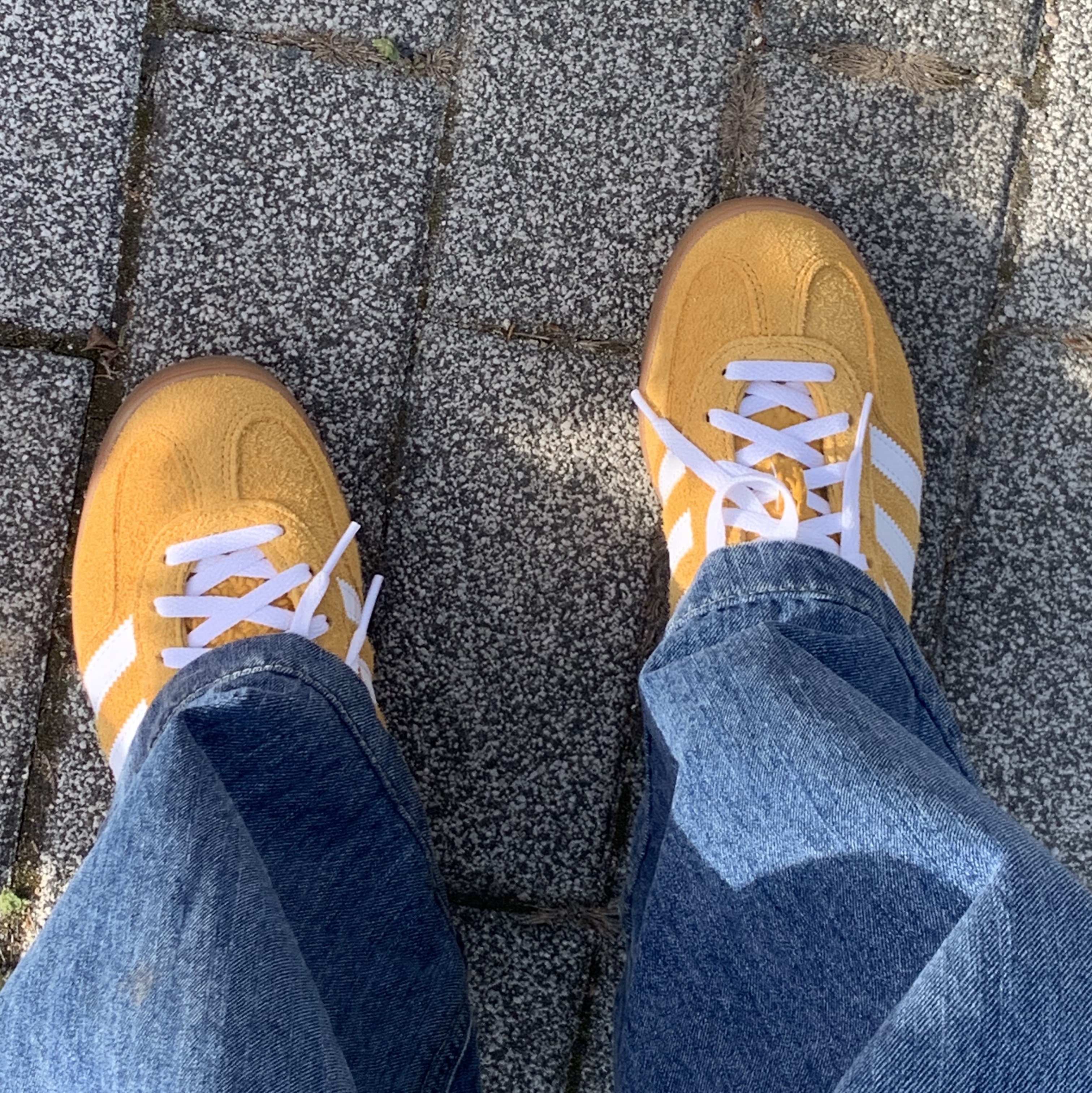(W) Adidas Gazelle Indoor Orange Peel Cloud White 착용 스타일 - 2