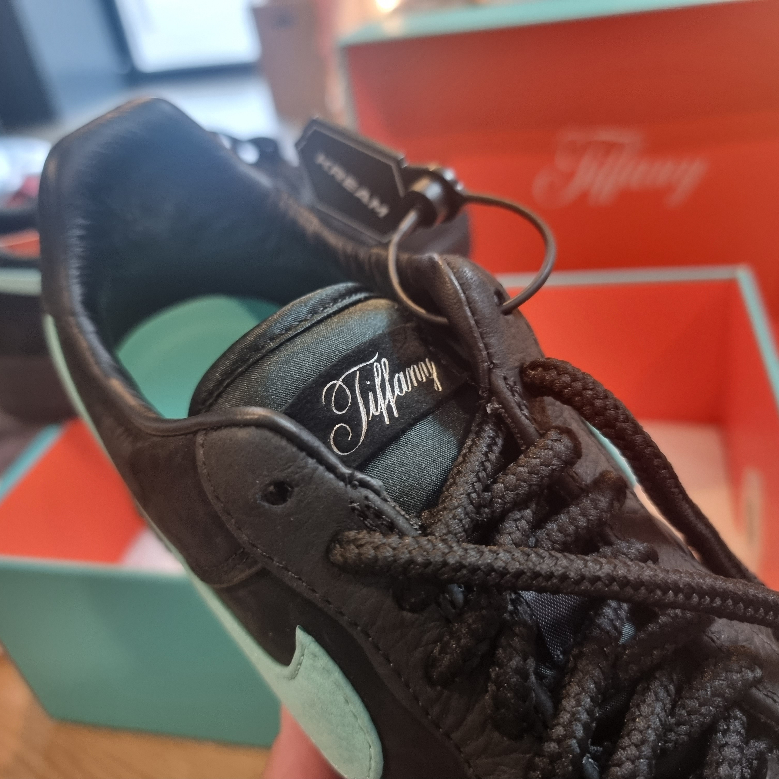 Nike x Tiffany & Co. Air Force 1 Low SP 1837 착용 스타일 - 4