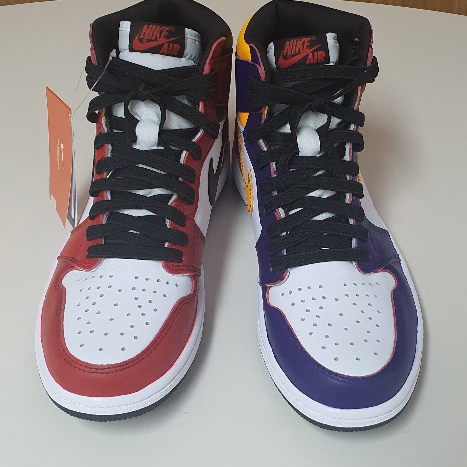 Jordan 1 Retro High OG Light Fusion Red, Jordan 1 Mid Dark Concord Taxi 착용 스타일 - 1