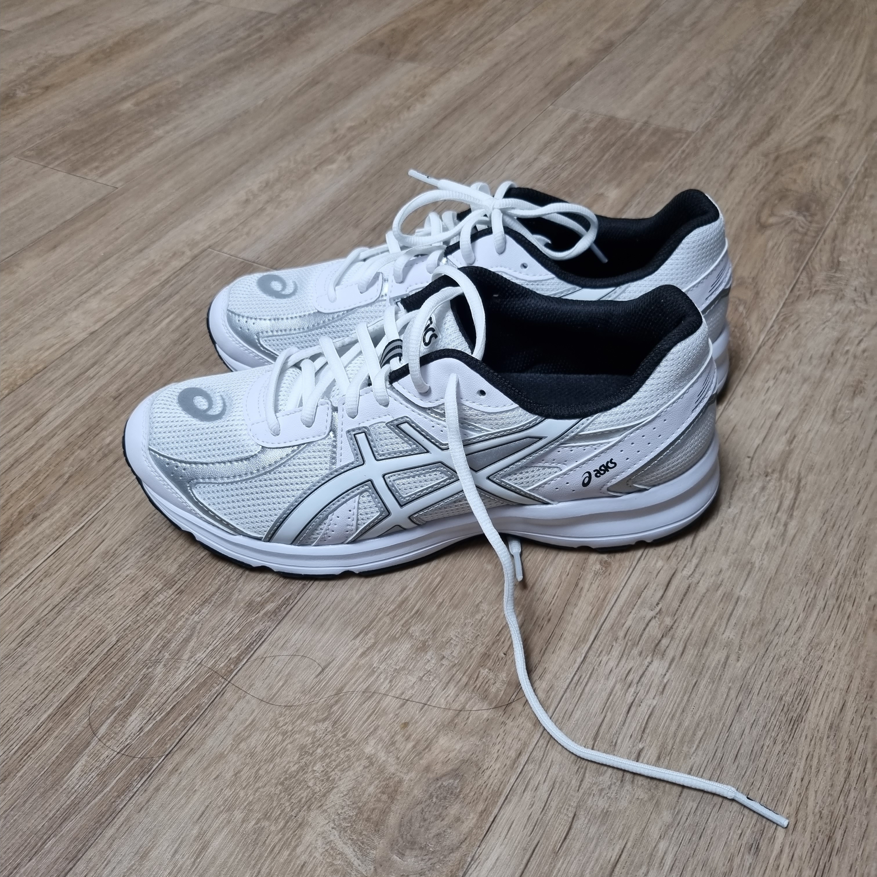 Asics Jog 100 S White - 2E Wide 착용 스타일