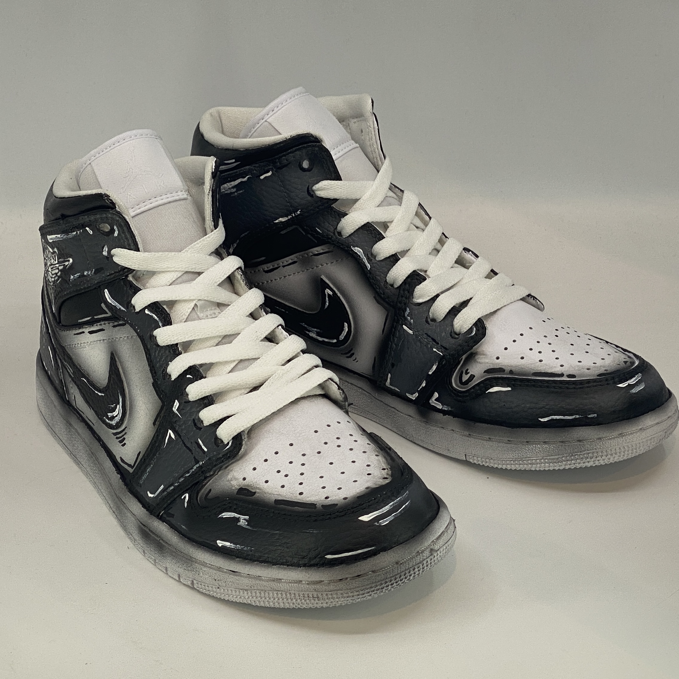 Jordan 1 Mid Triple White 착용 스타일 - 1