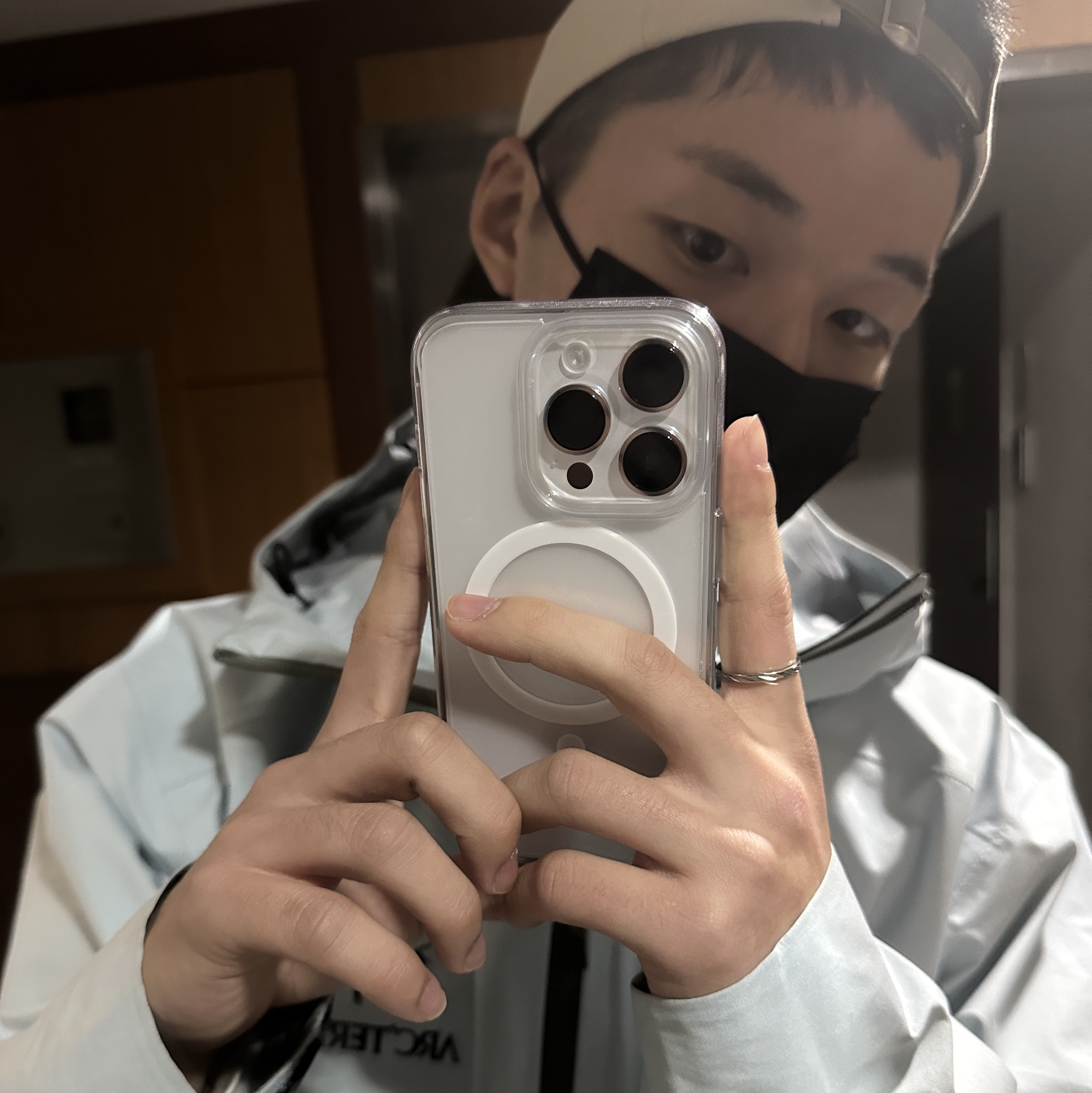Arc'teryx Beta LT Jacket Ether 착용 스타일