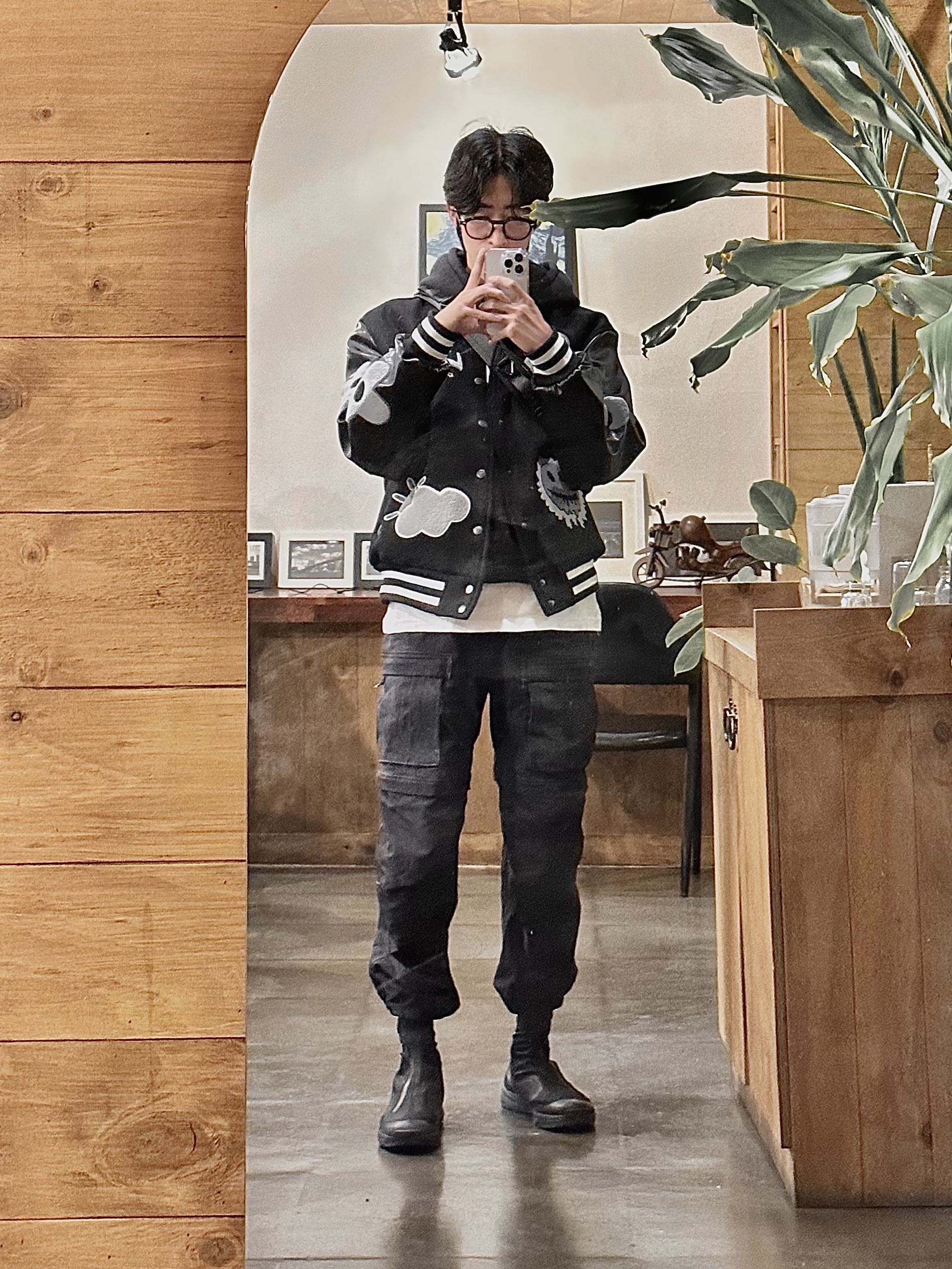 Nike ACG Smith Summit Cargo Pants Black Summit White - Asia, Salomon x Comme des Garcons XA-Alpine 2 Black 착용 스타일 - 2