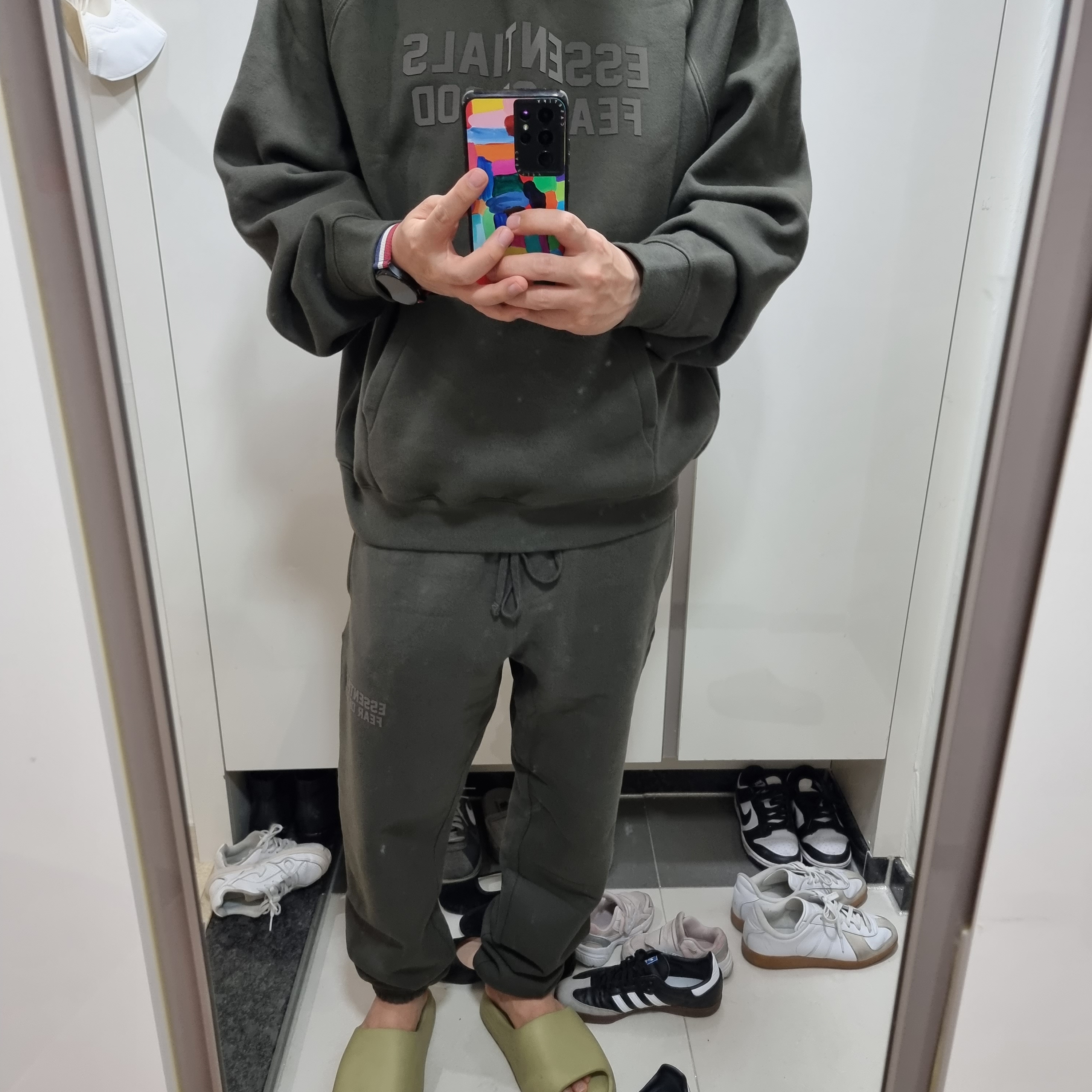 Essentials Sweatpants Off Black - 22FW, Essentials Hoodie Off Black - 23SS 착용 스타일