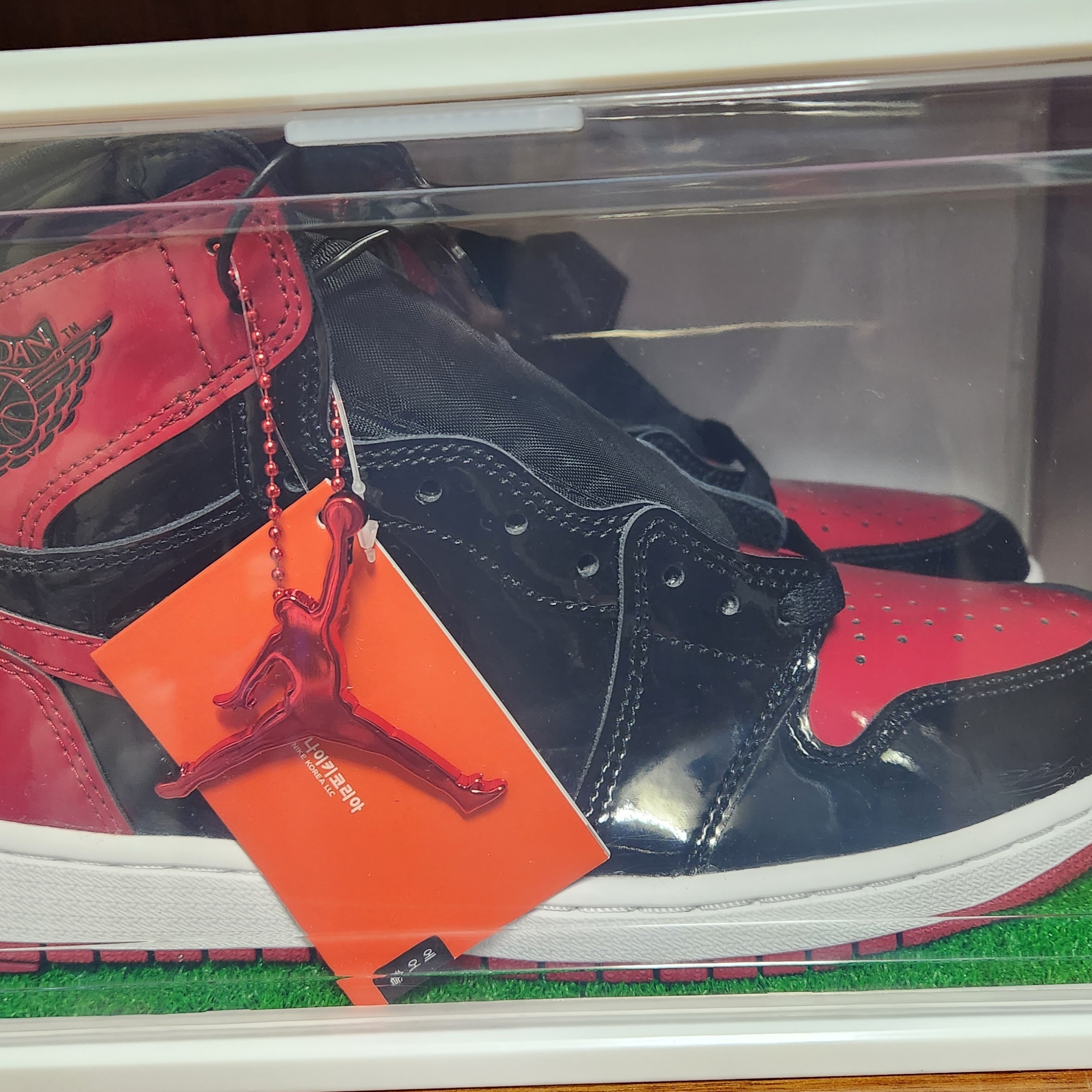 Jordan 1 Retro High OG Patent Bred 착용 스타일