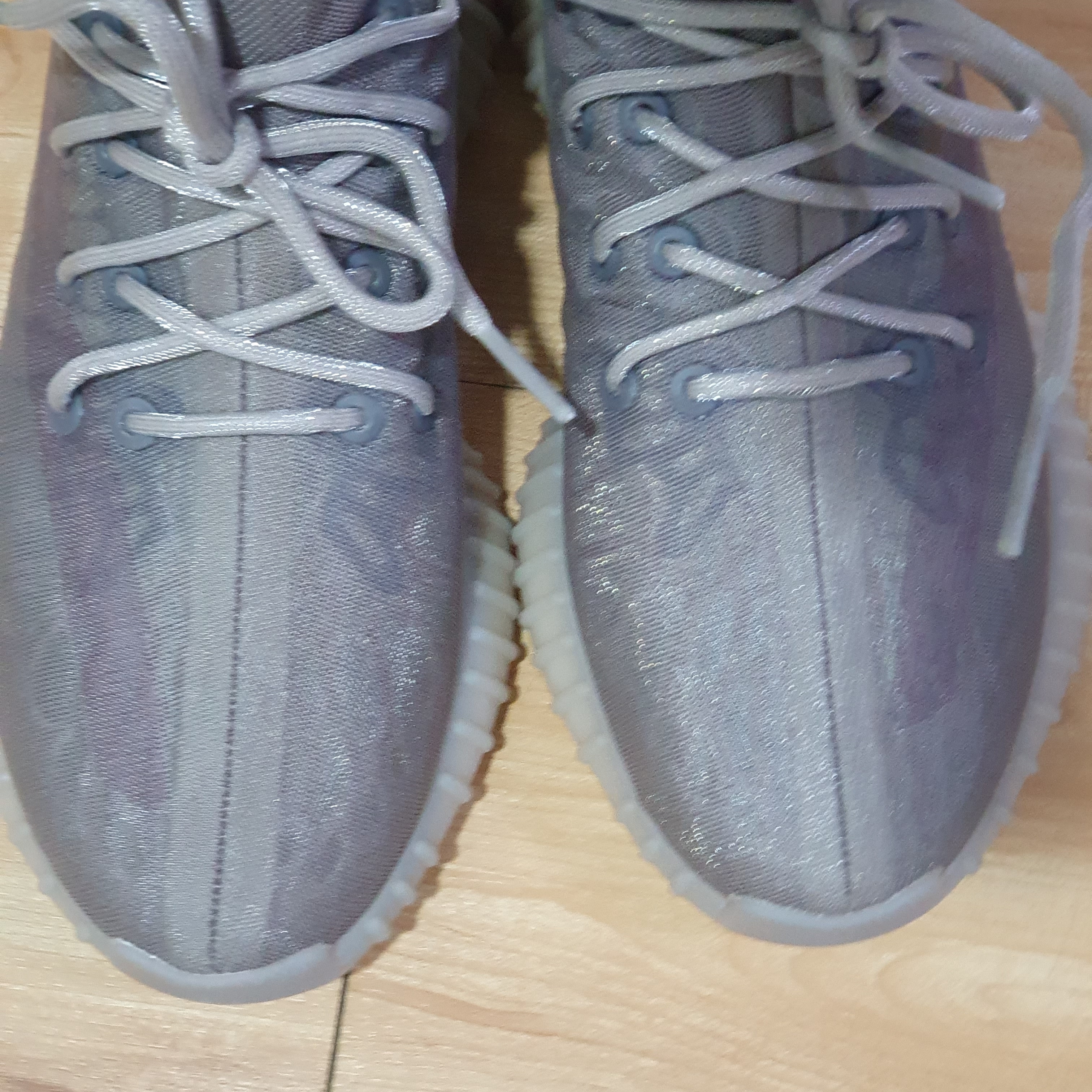 Adidas Yeezy Boost 350 V2 Mono Mist 착용 스타일 - 5