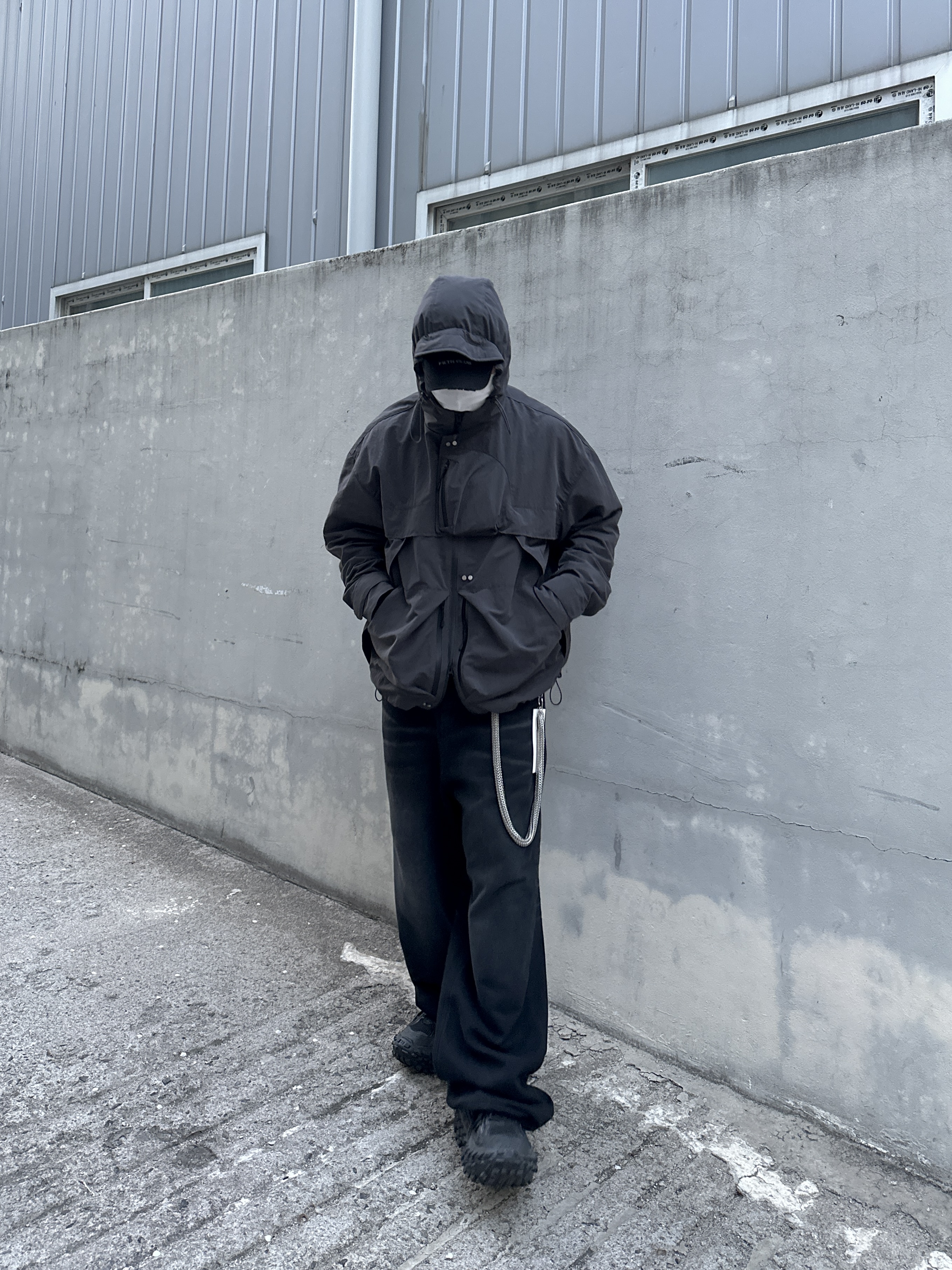 Project G/R 5Pocket Dirty Effect Sweatpants Faded Black, Balenciaga Defender Sneakers Black 착용 스타일 - 2