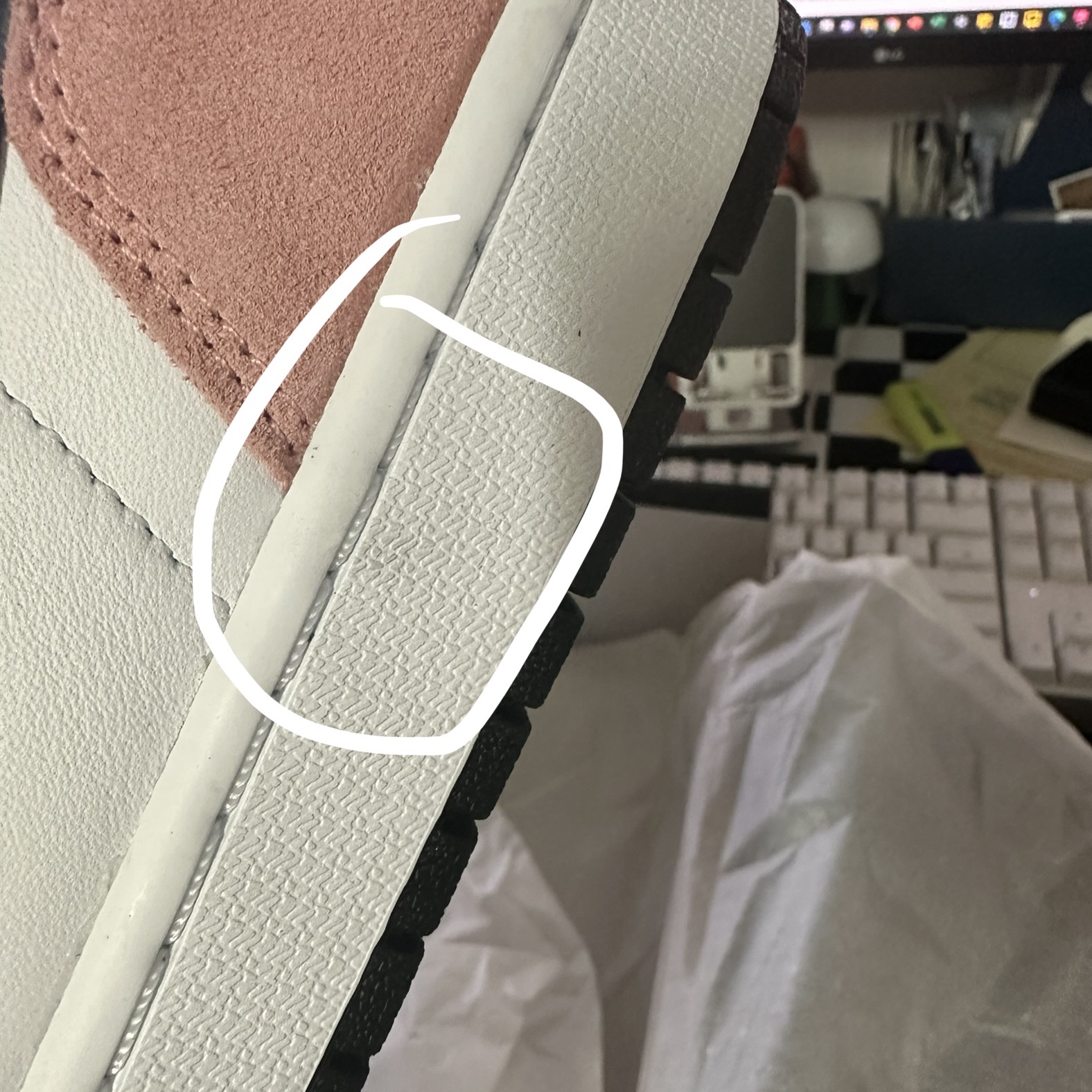 Jordan 1 Retro Low OG Bleached Coral 착용 스타일 - 2