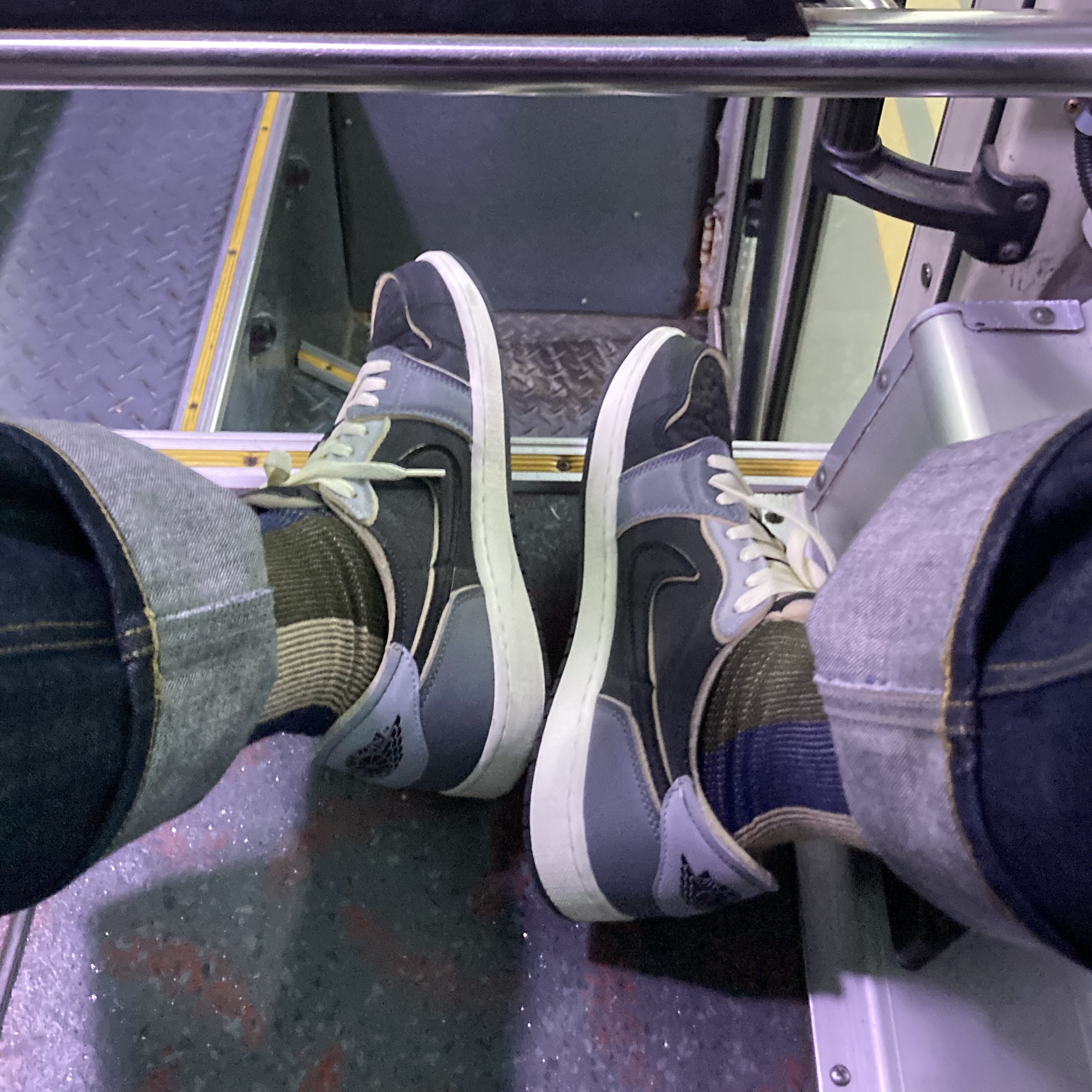 Jordan 1 Retro Low OG EX Black and Smoke Grey 착용 스타일