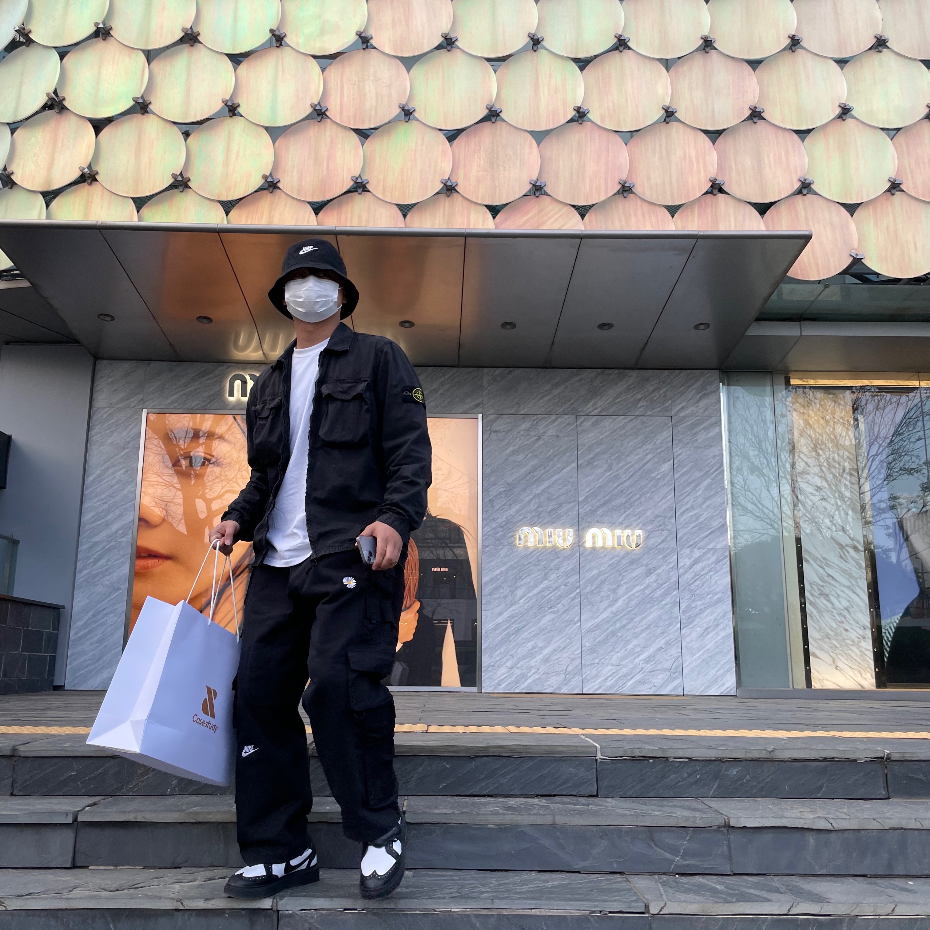 Nike x Peaceminusone Kwondo1 Black and White, Stone Island 101WN Brushed Cotton Canvas T.CO+OLD Overshirt Navy Blue - 22FW 착용 스타일
