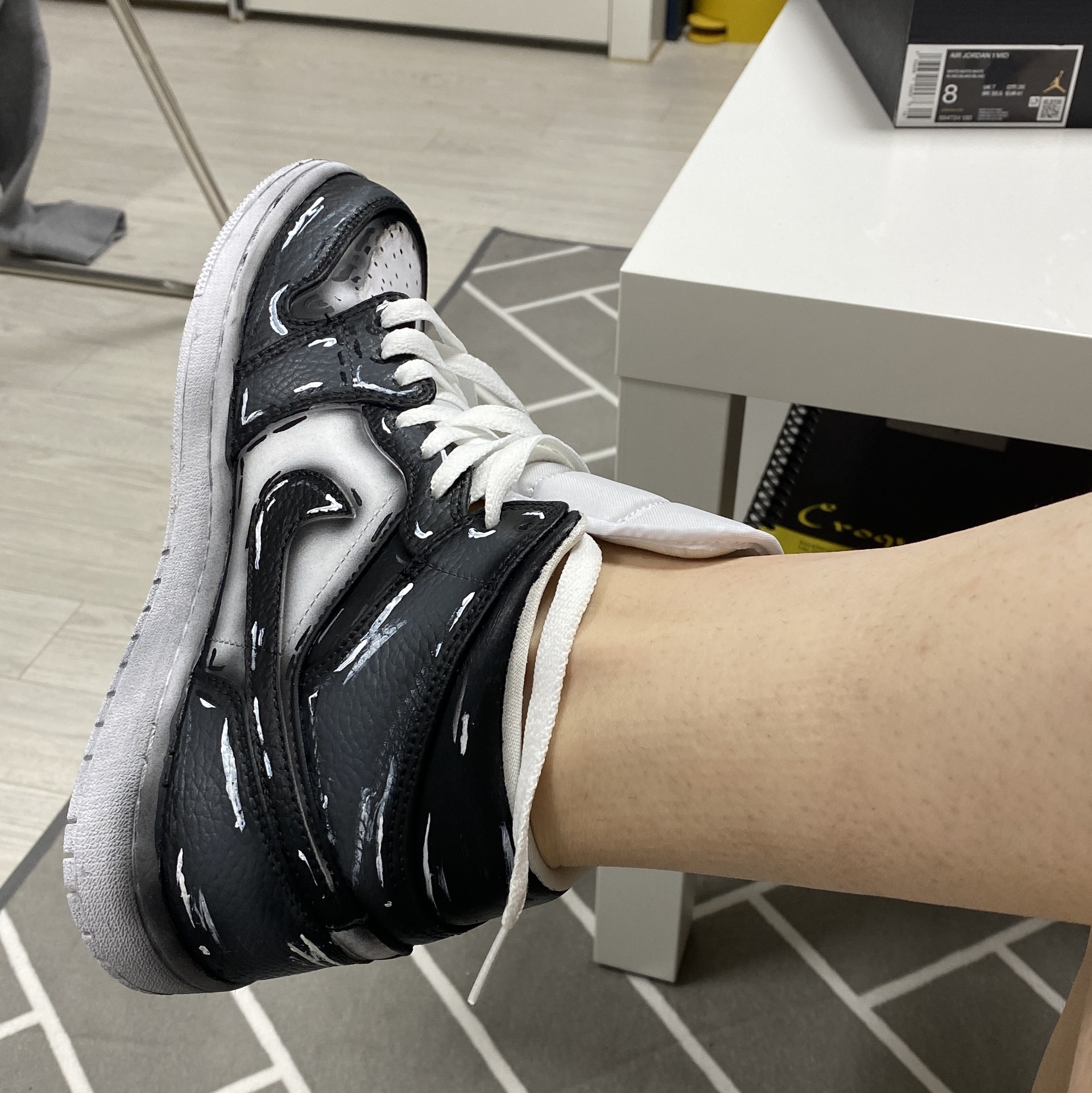 Jordan 1 Mid Triple White 착용 스타일 - 2