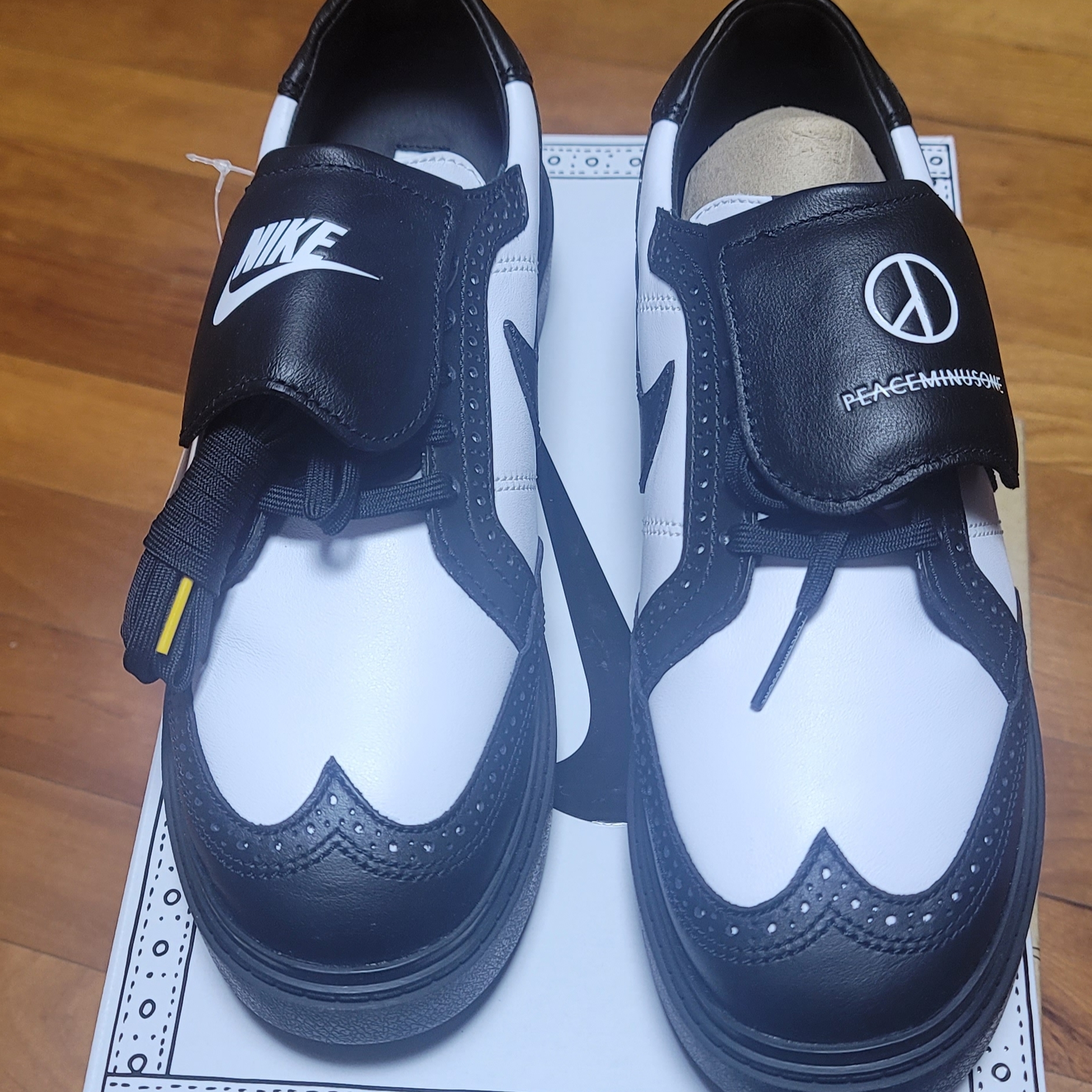Nike x Peaceminusone Kwondo1 Black and White 착용 스타일 - 3