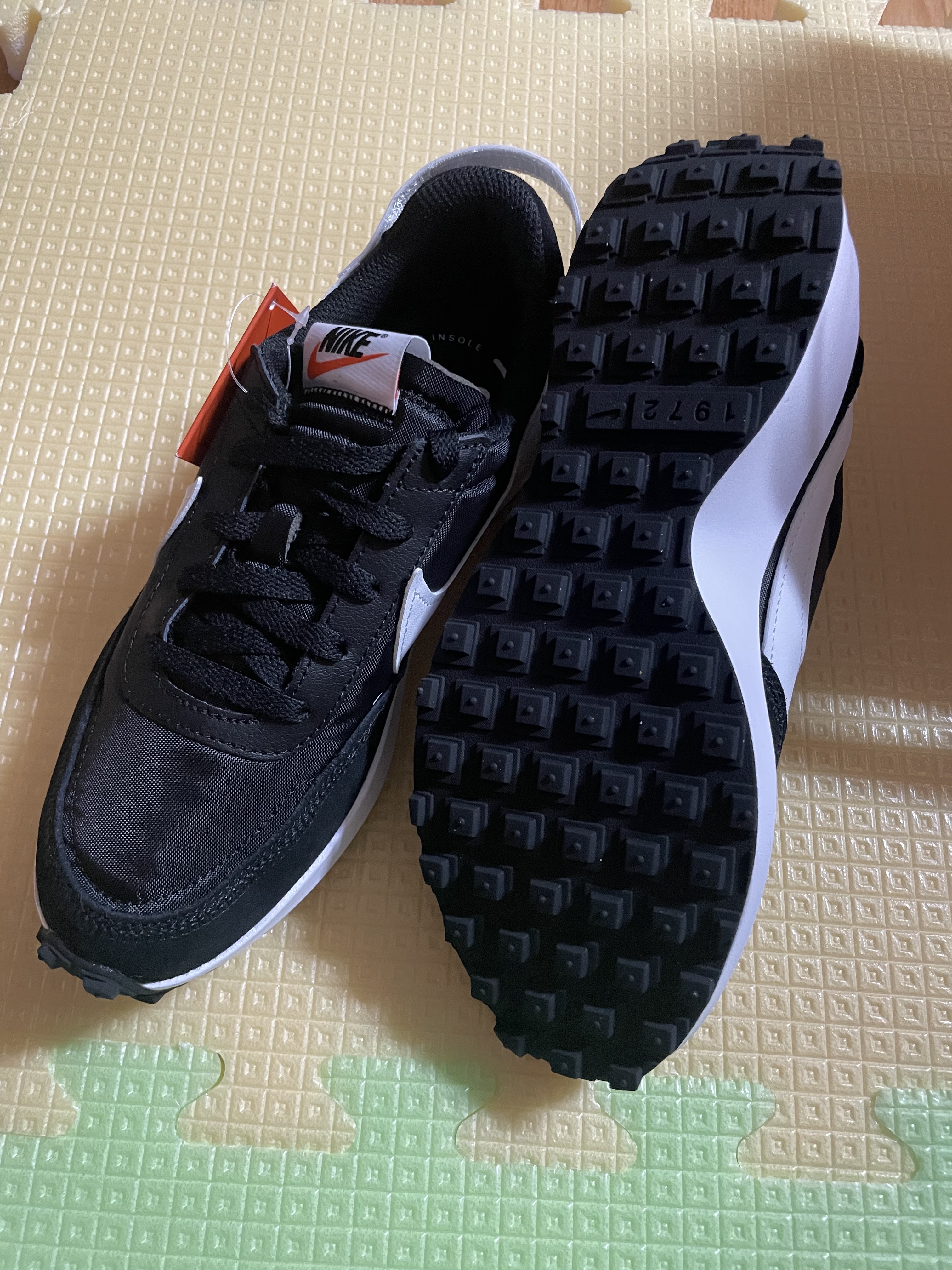 (W) Nike Waffle Debut Black White 착용 스타일 - 4