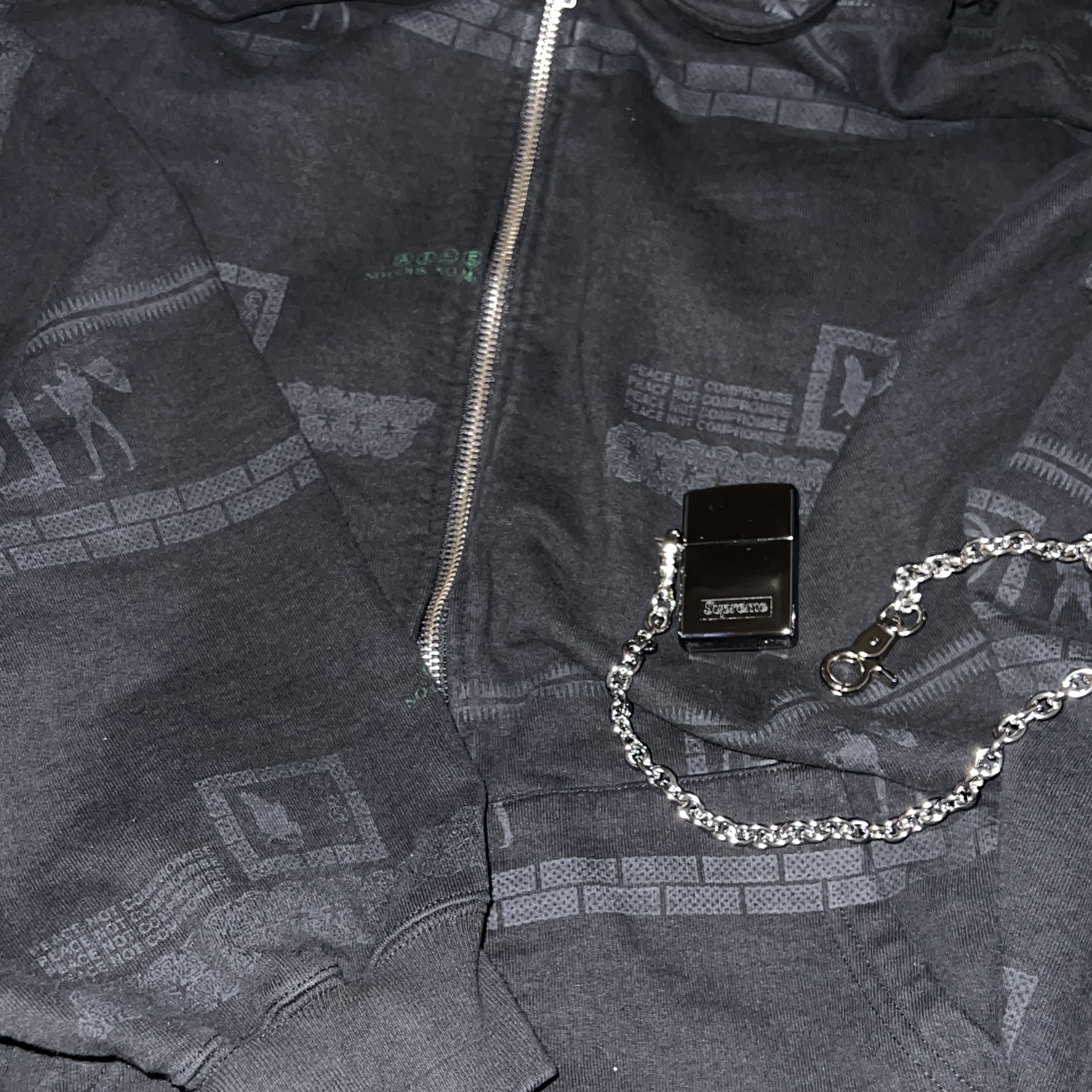 Supreme Chain Zippo Silver - 23SS, Supreme x Undercover Zip Up Hooded Sweatshirt Black - 23SS 착용 스타일