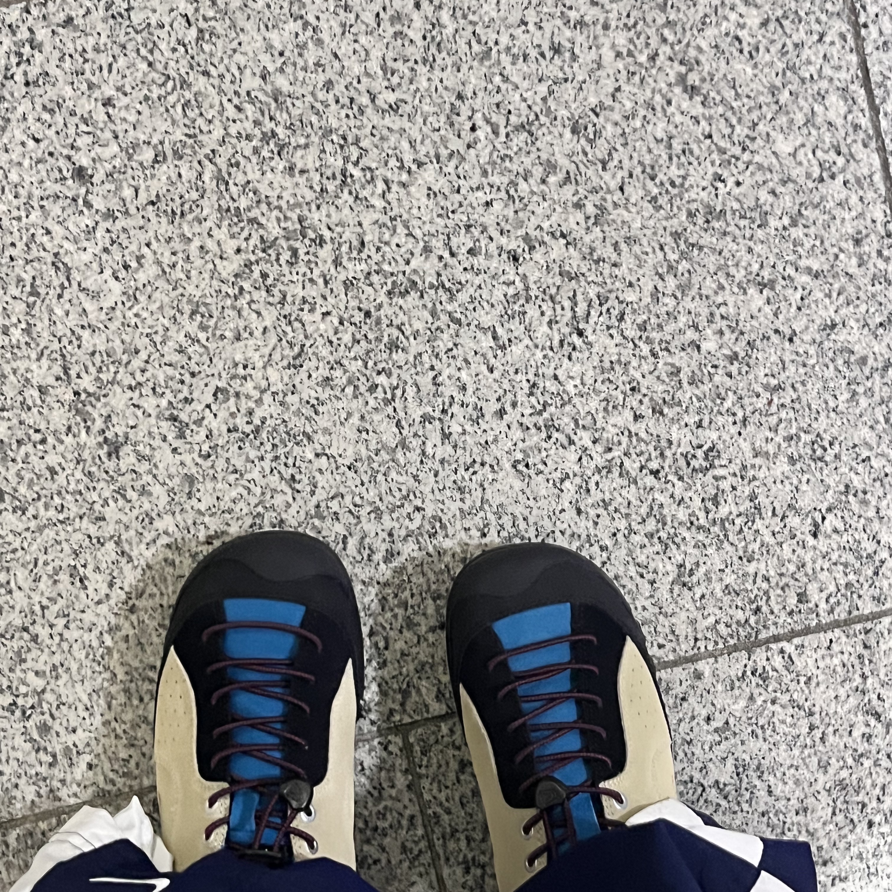 Keen Jasper Rocks SP Sneakers Beige 착용 스타일