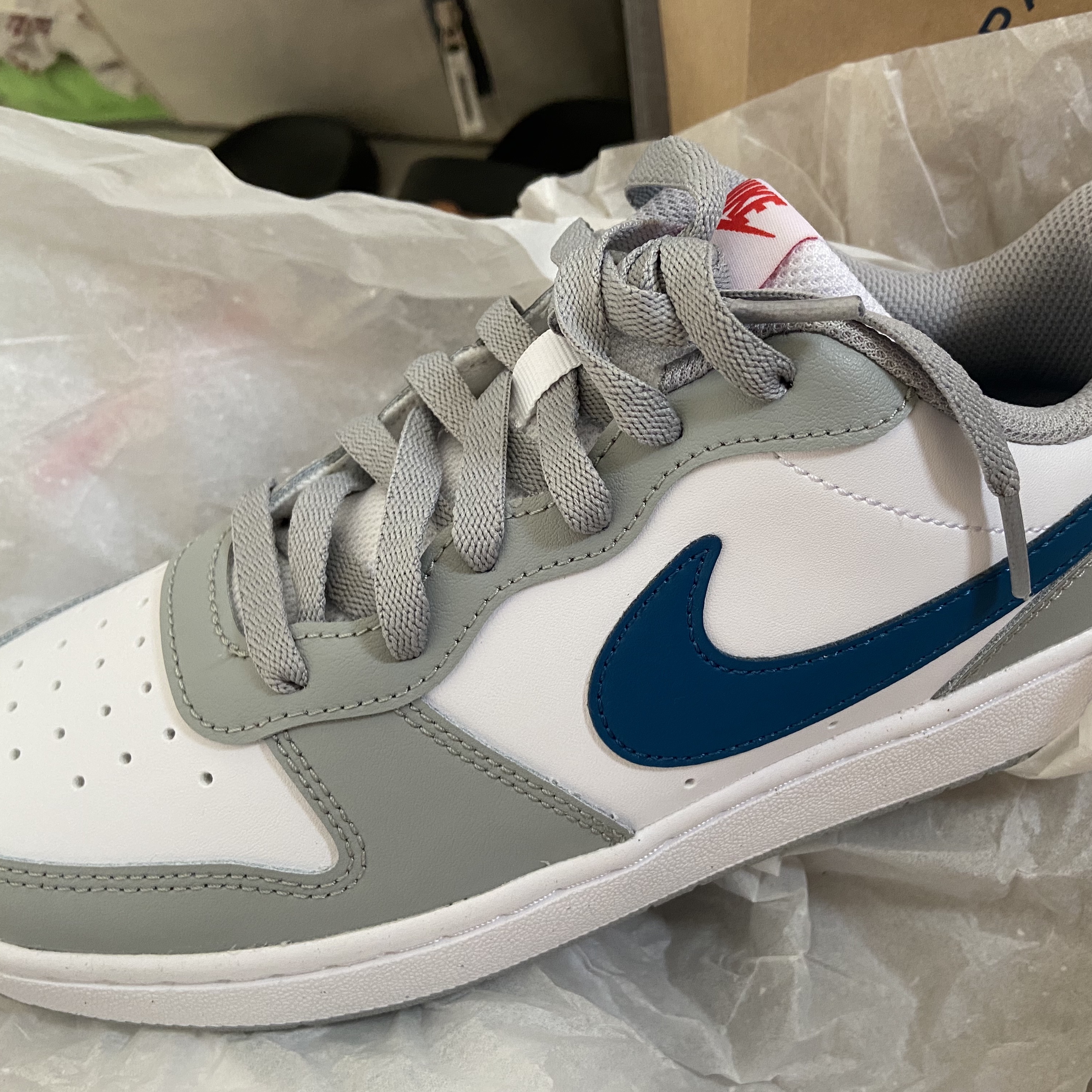 (GS) Nike Court Borough Low 2 Light Smoke Grey 착용 스타일 - 1