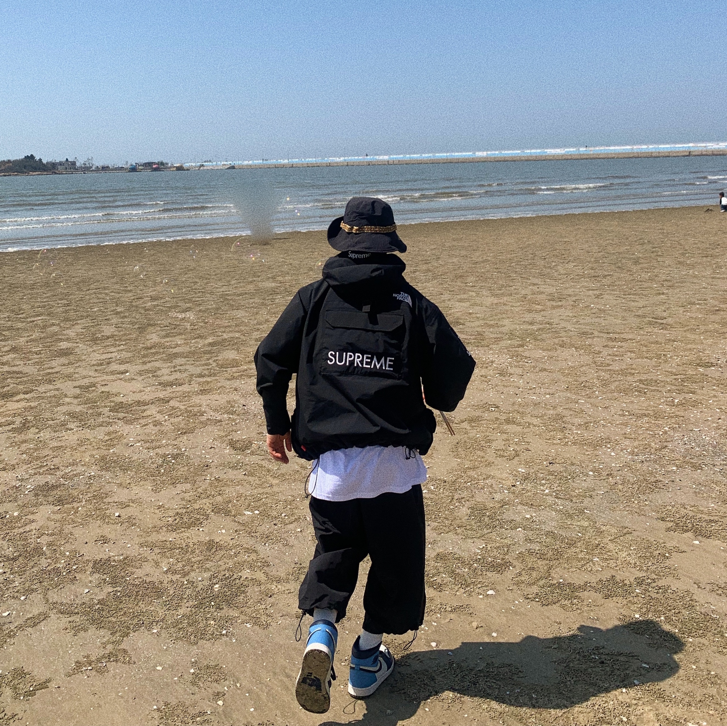 Supreme x The North Face Trekking Convertible Jacket Black - 22SS, Jordan 1 Retro High Obsidian UNC 착용 스타일 - 1