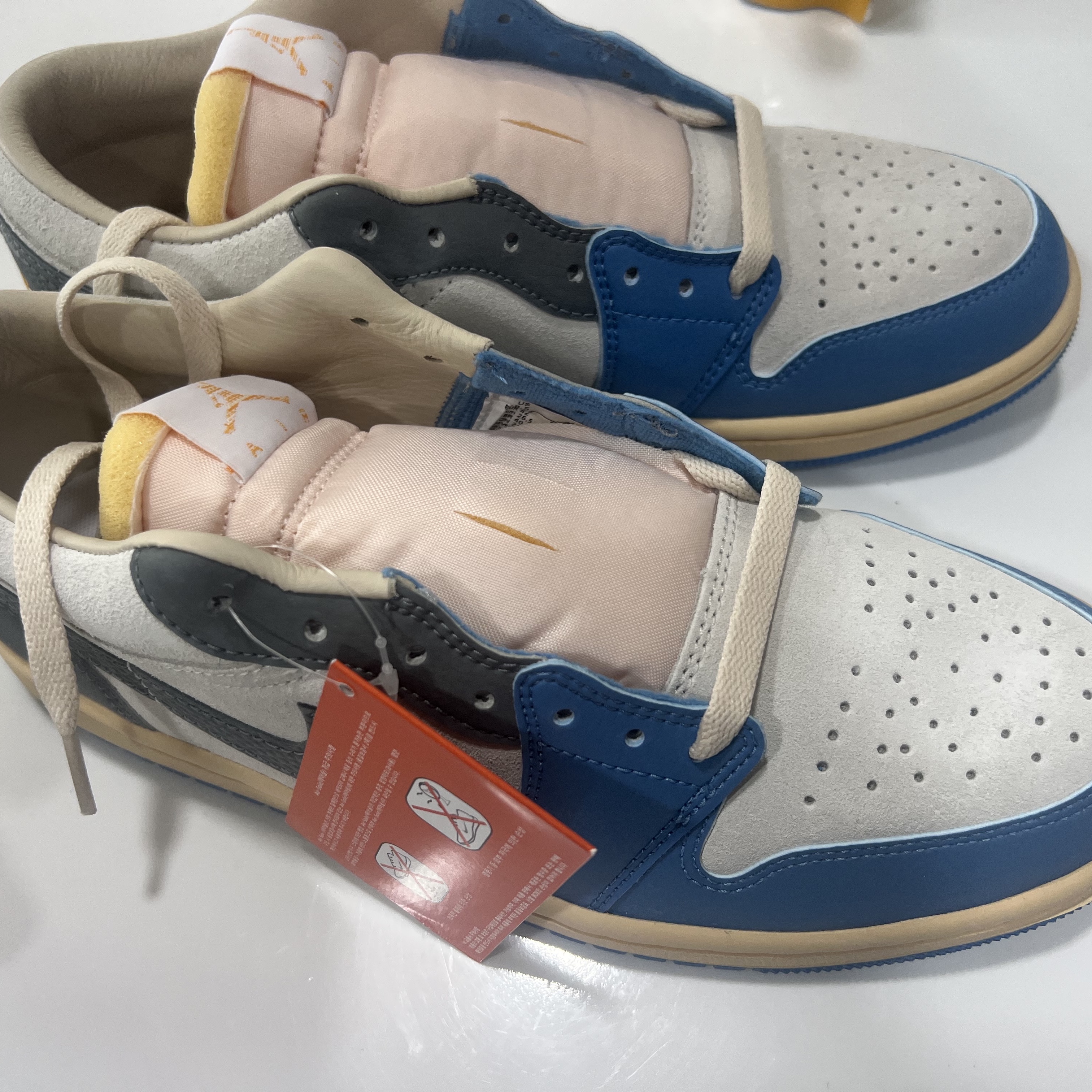 Jordan 1 Low SE Tokyo 96 착용 스타일 - 2
