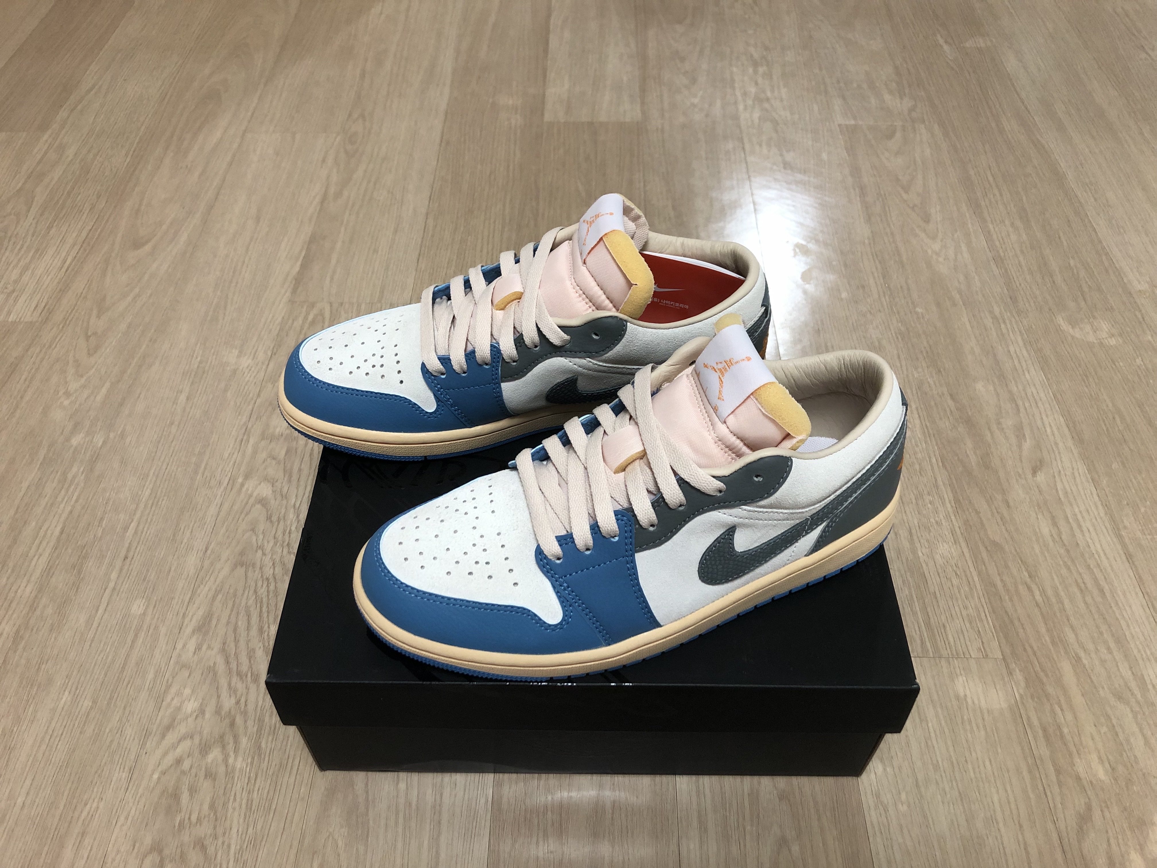 Jordan 1 Low SE Tokyo 96 착용 스타일 - 1