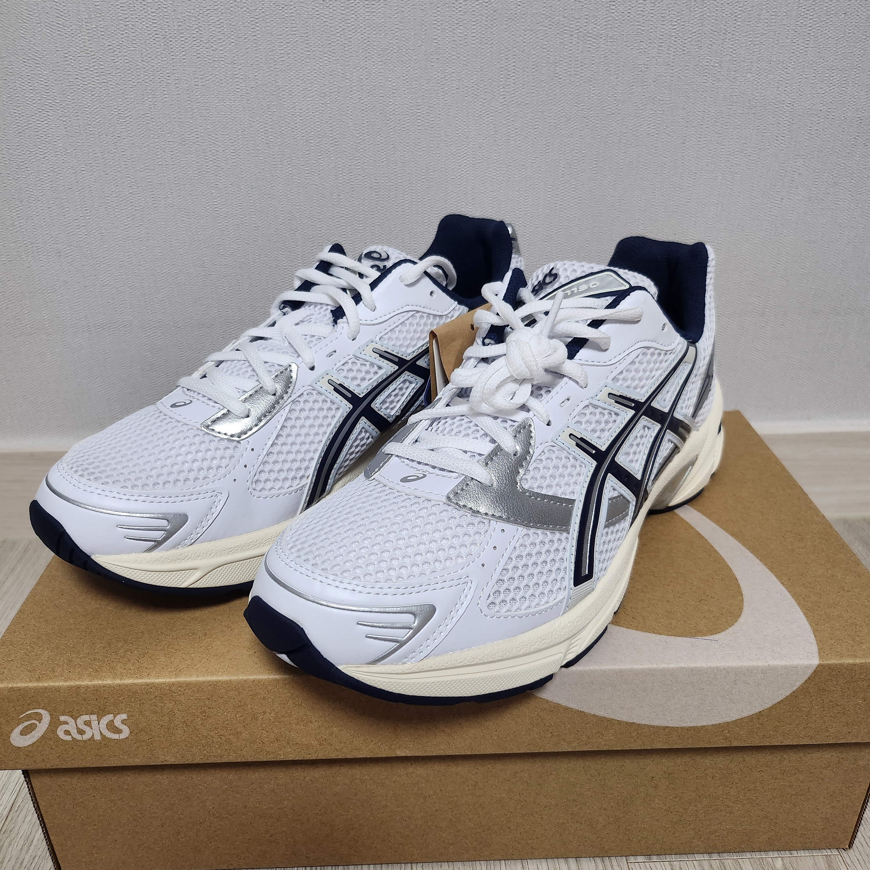 (W) Asics Gel-1130 White Midnight 착용 스타일